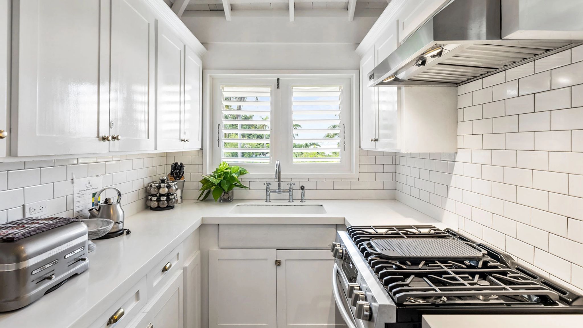 Three Bedroom Classic Villa  cozinha moderna - cozinha de luxo - cozinha dos sonhos