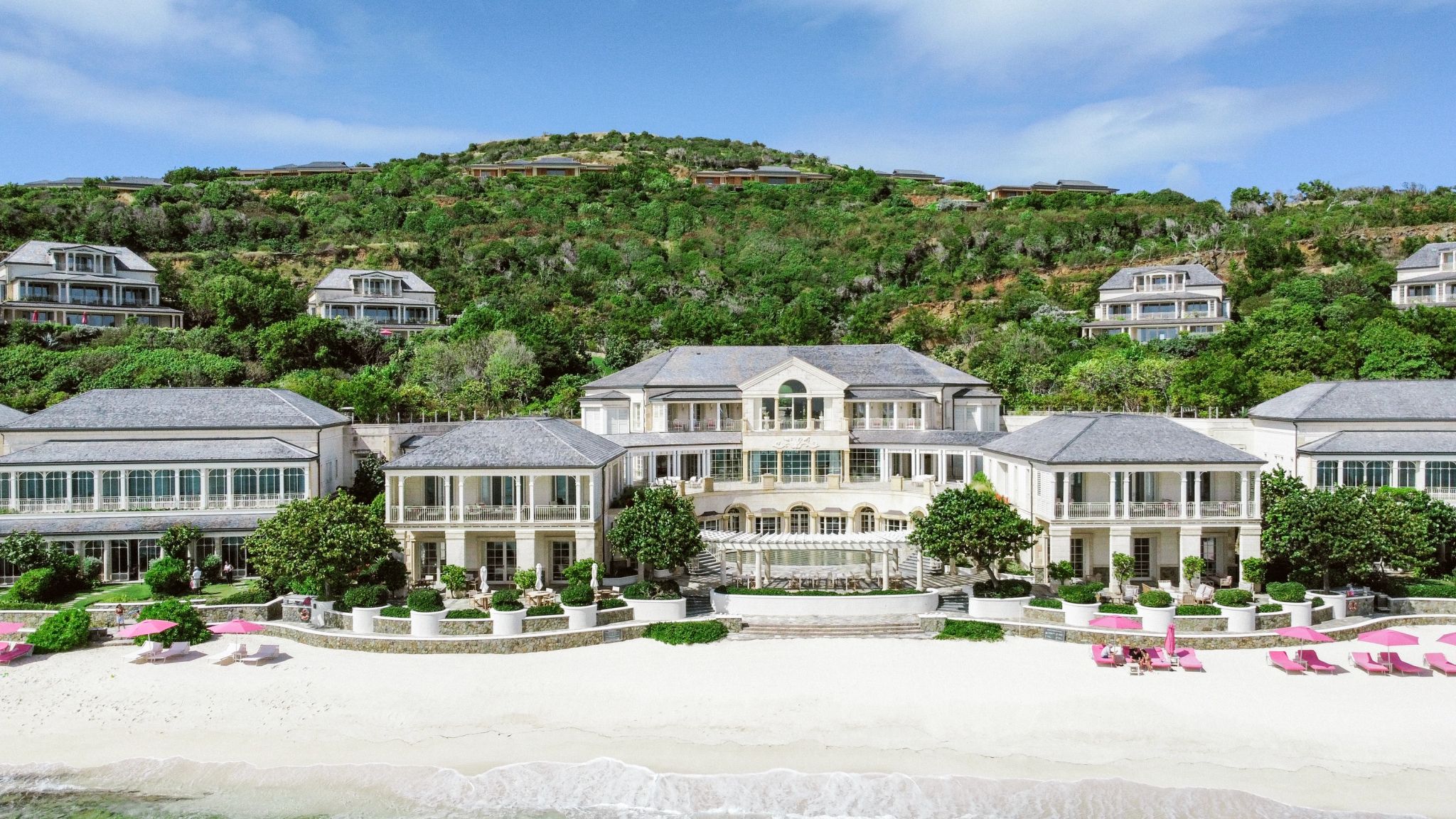 Mandarin Oriental, Canouan gramado beira mar - palmeiras e ceu azul - hotel 5 estrelas