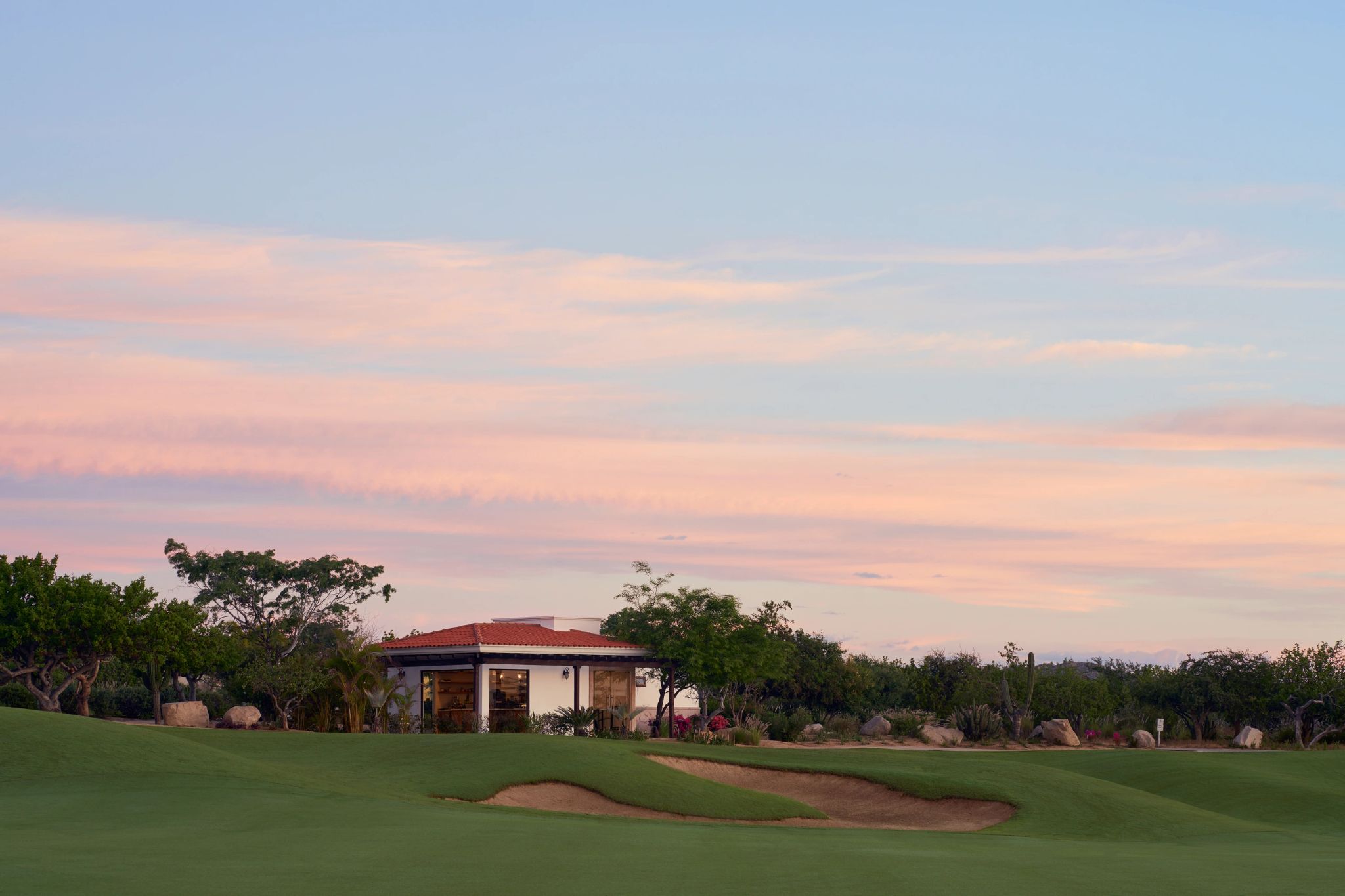 vista por do sol - campo de golf – area de lazer 