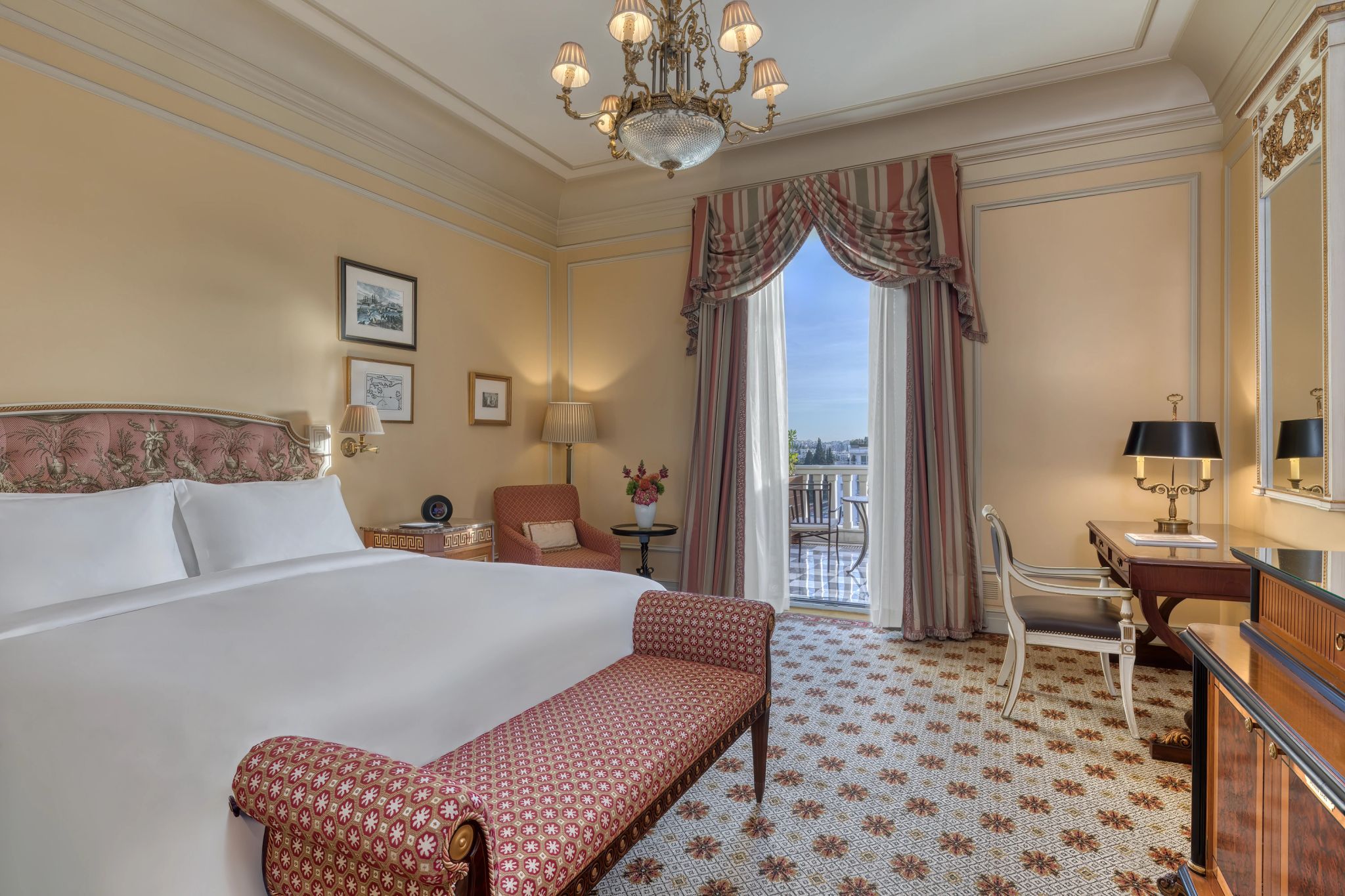 Deluxe Acropolis King City View High Floor Balcony quarto com varanda - varanda privativa - vista acropolis atenas