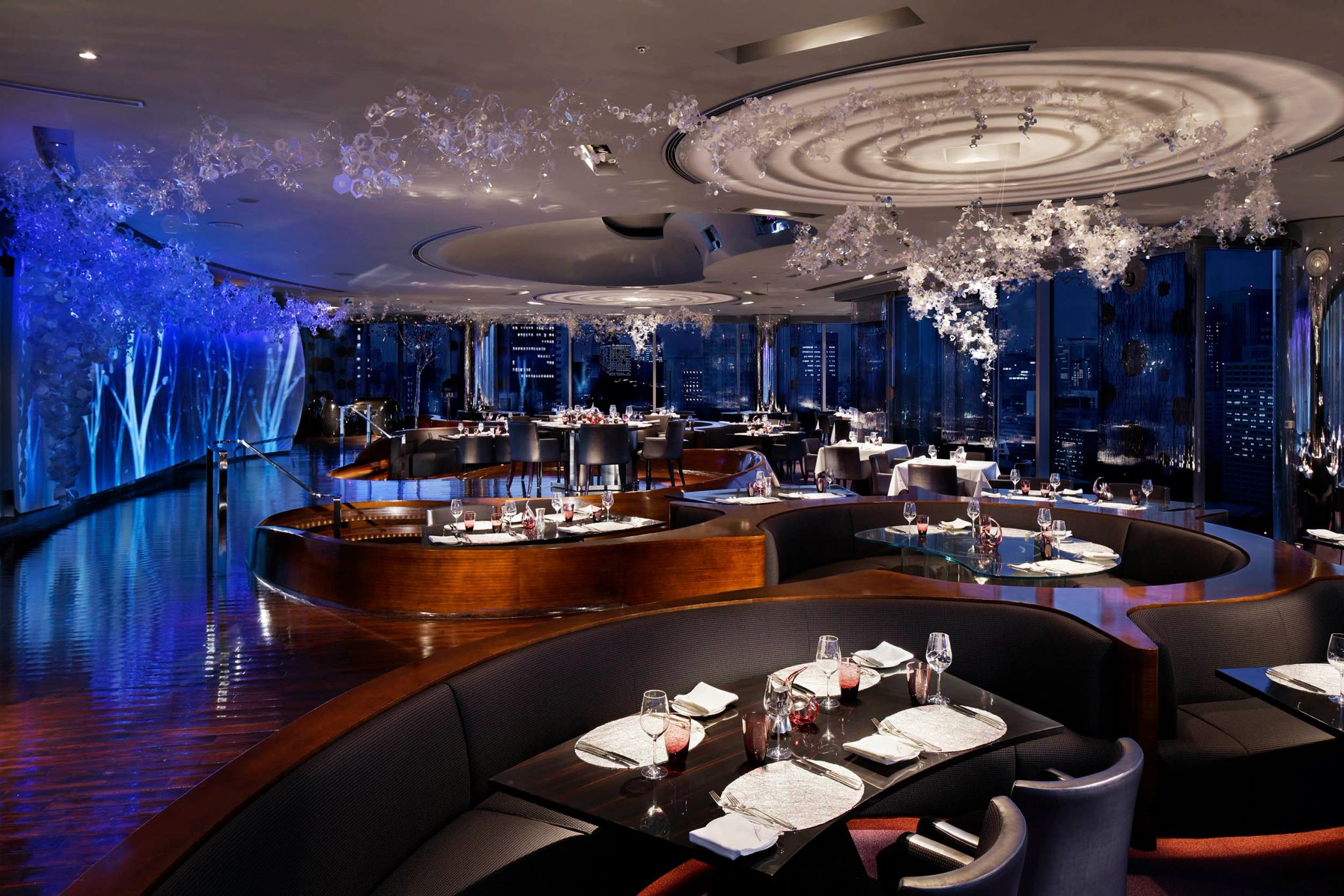 restaurante moderno - vista panoramica toquio - ambiente intimista