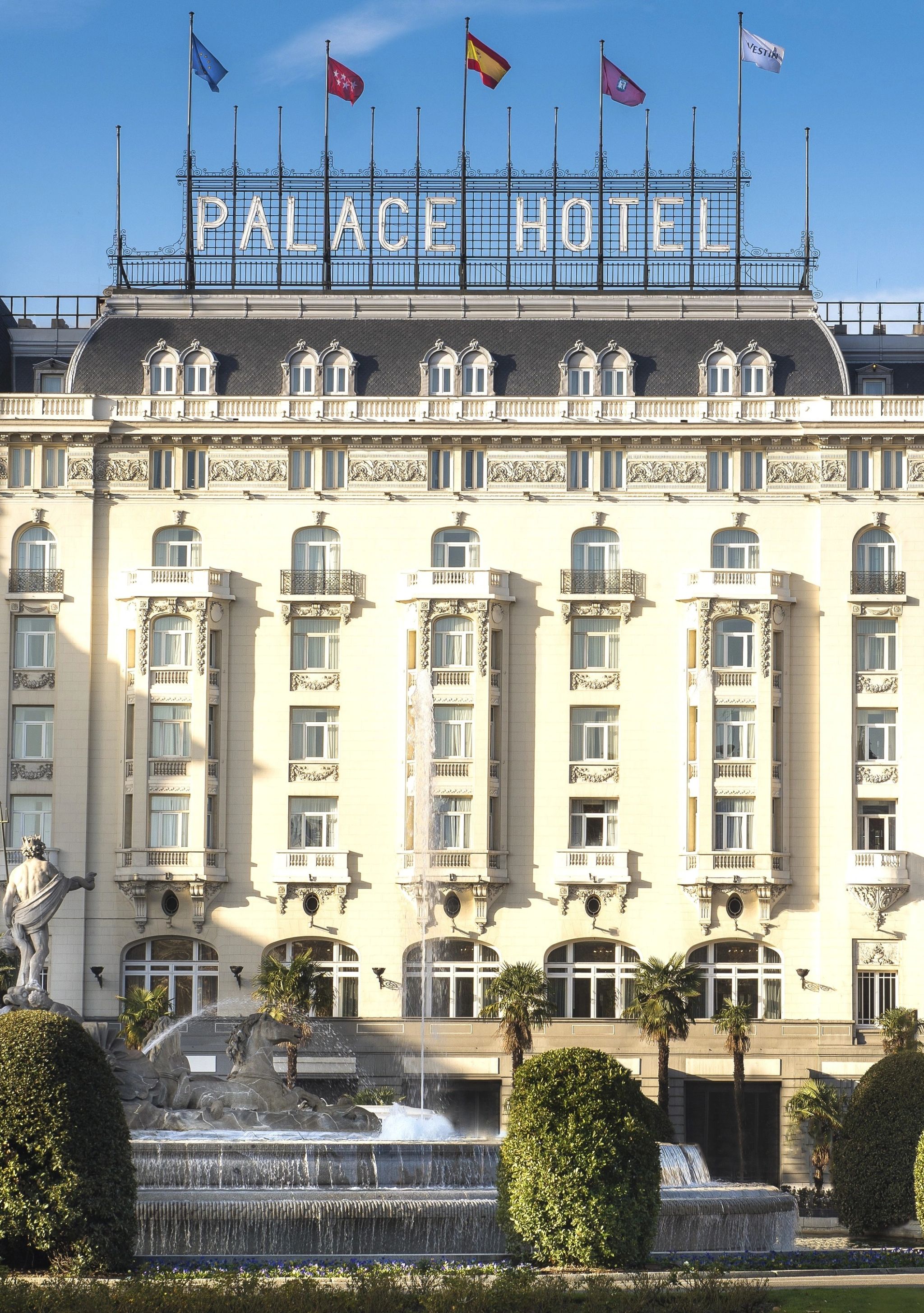 hotel palacio - hotel de luxo - entrada do hotel