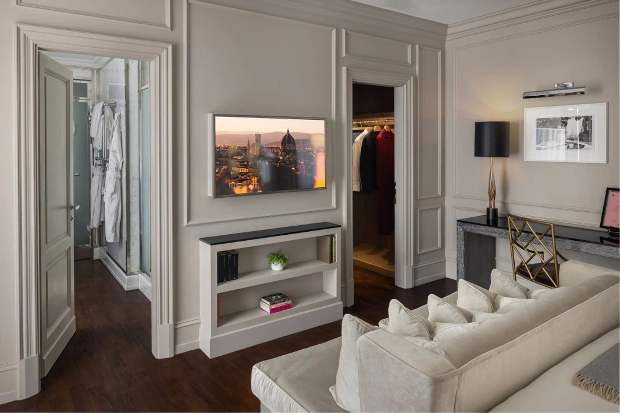 Portrait Suite River View suite luxo firenze - quarto estilo retro - closet walkin