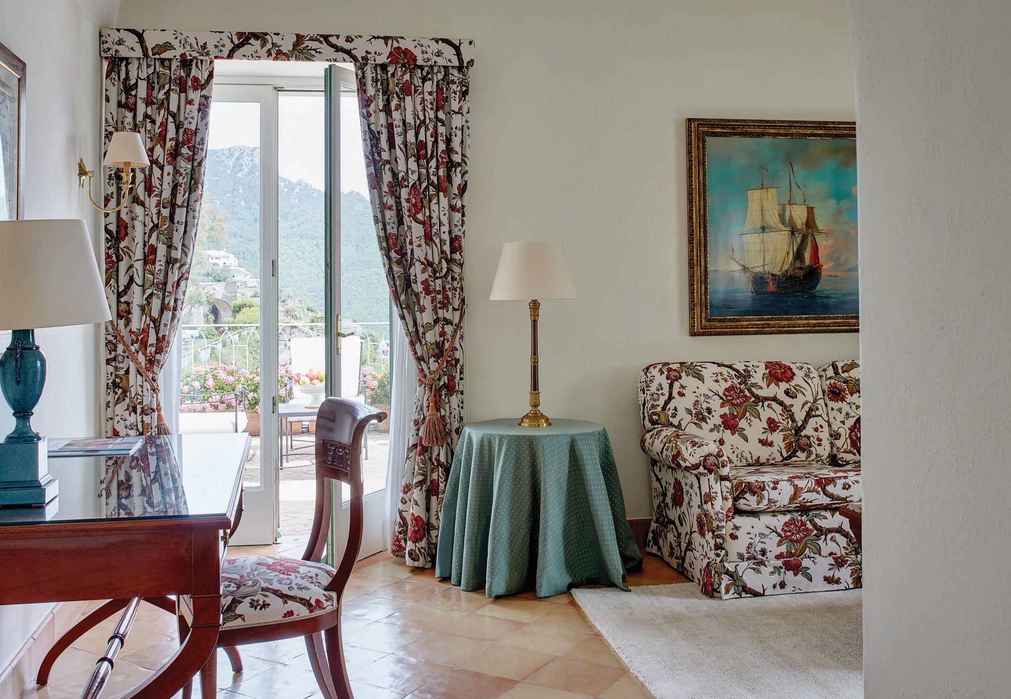 suite com terraco – sala de estar suite – design de luxo - decoraçao classica - terraço privativo