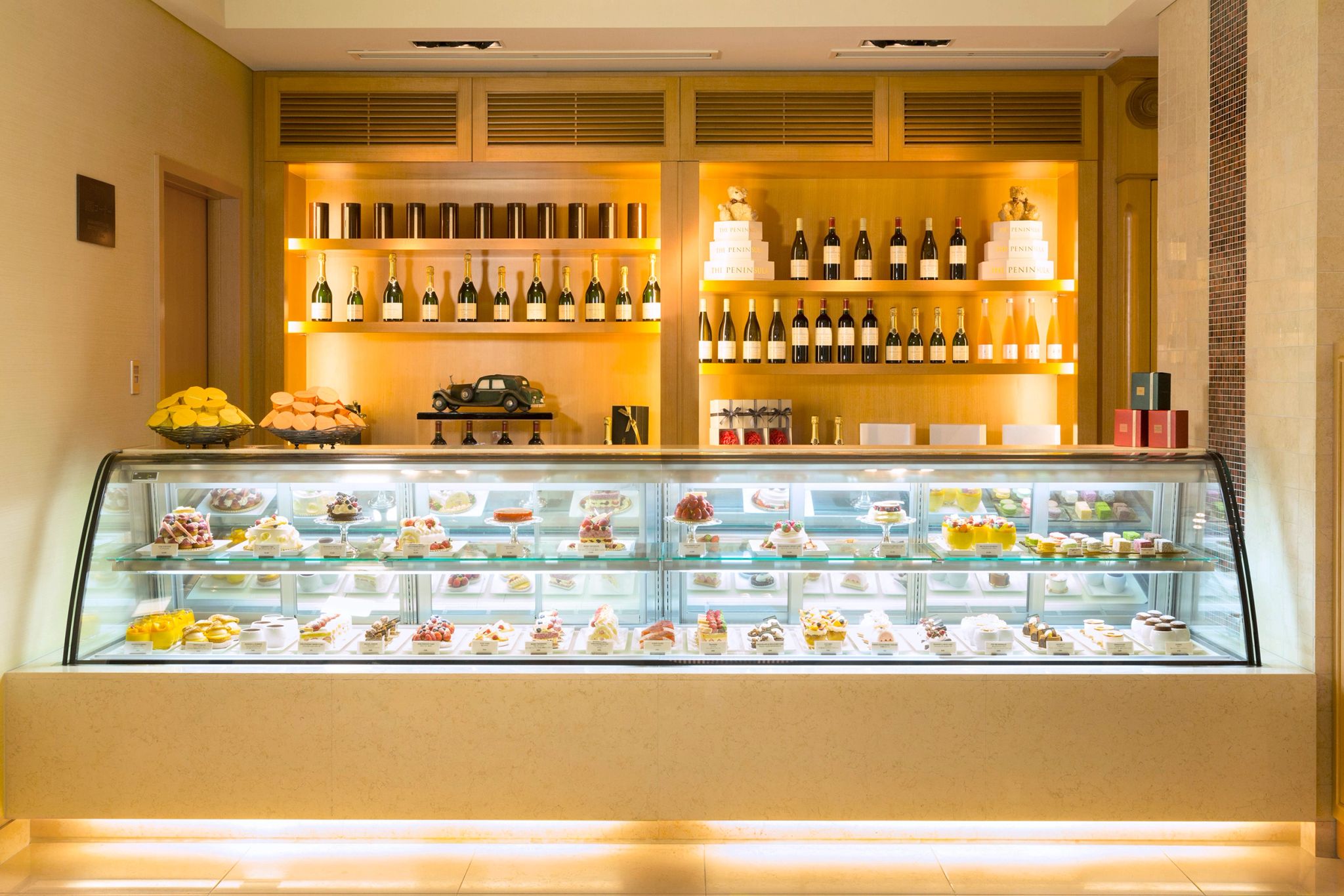 vitrine de doces - confeitaria gourmet - cafe no japao - sobremesas classicas