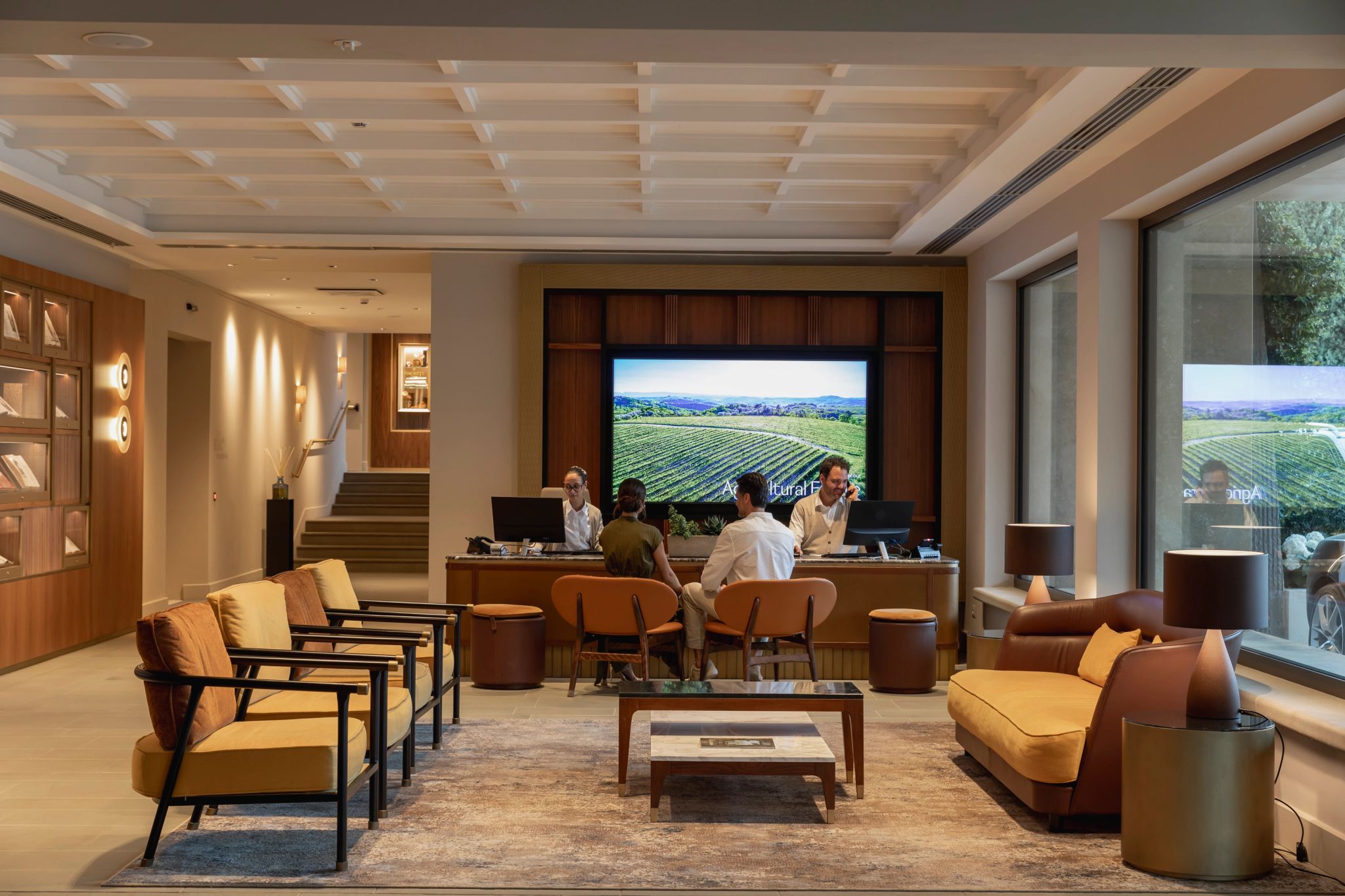 lobby hotel - lobby de luxo - recepçao hotel - entrada do hotel - serviço de concierge