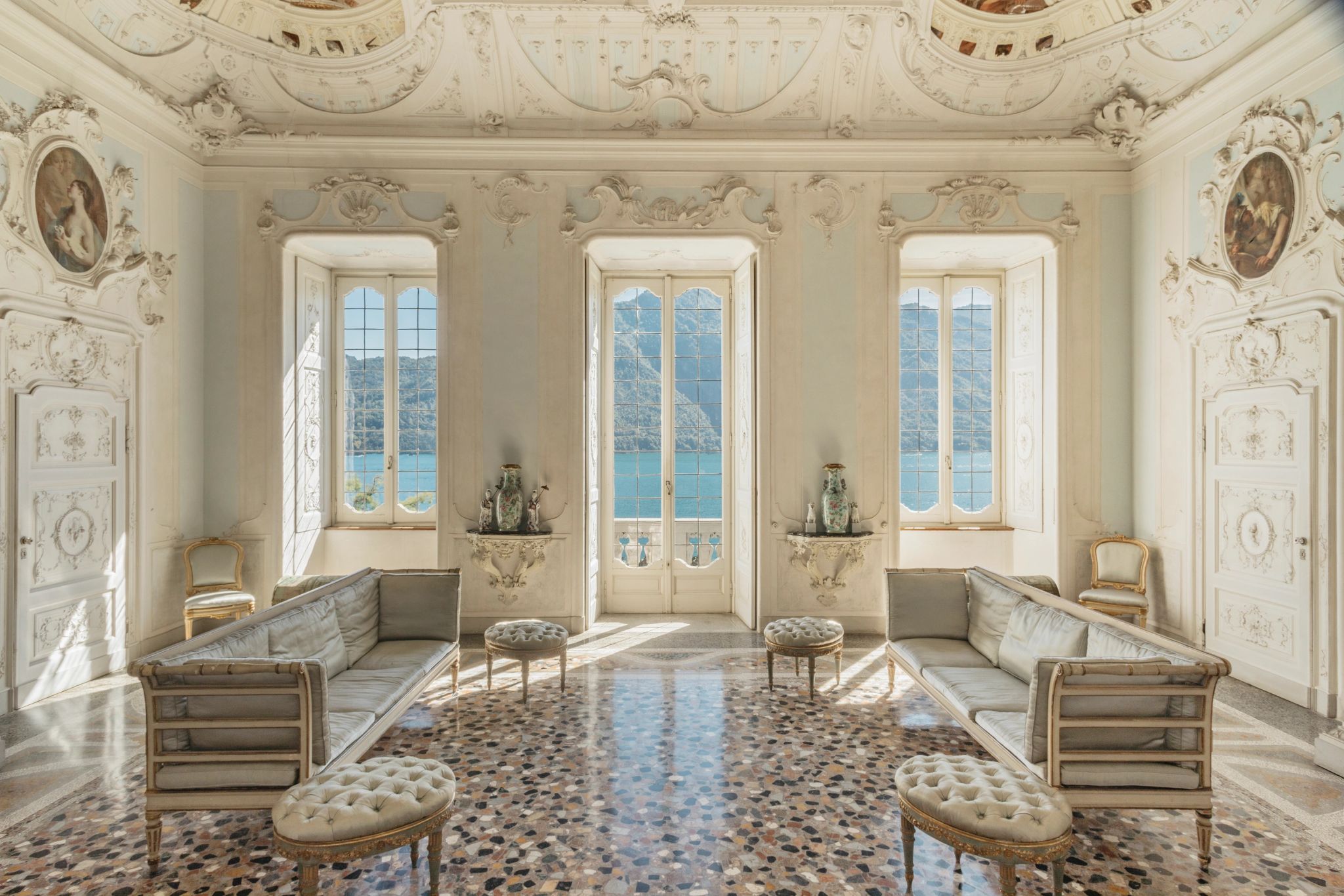 Villa Sola Cabiati  sala de estar – mobilia de luxo – vista lago