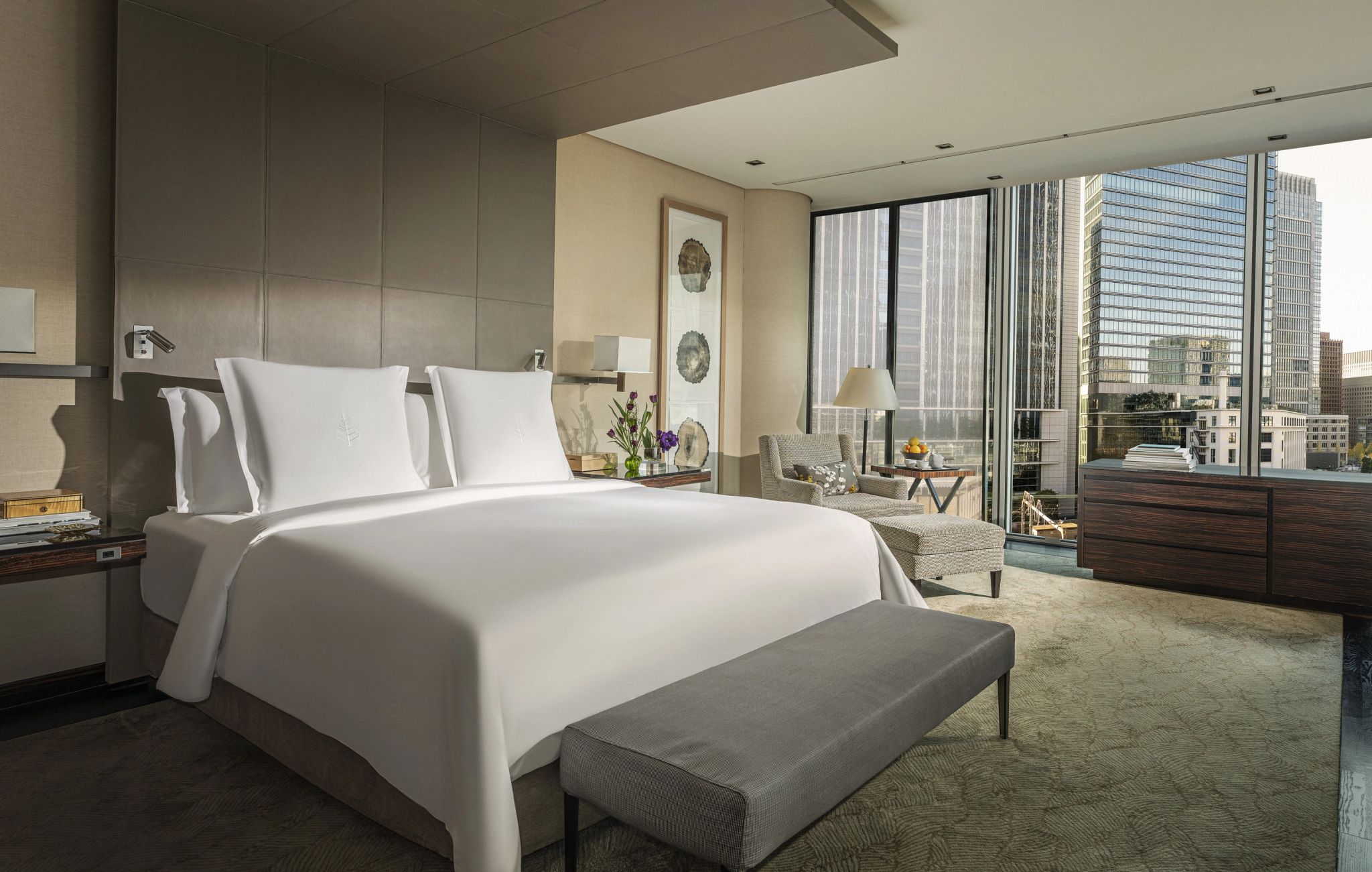 One Bedroom Suite cama de casal - suite ampla - vista cidade