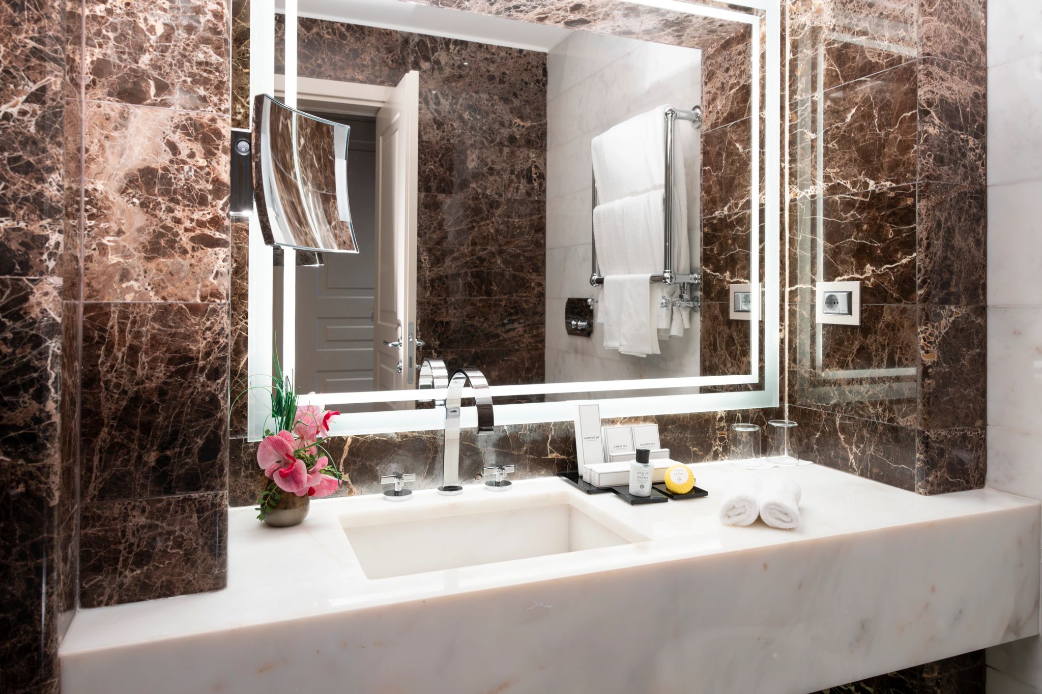Prestige banheiro em marmore - banheiro moderno - banheiro chique