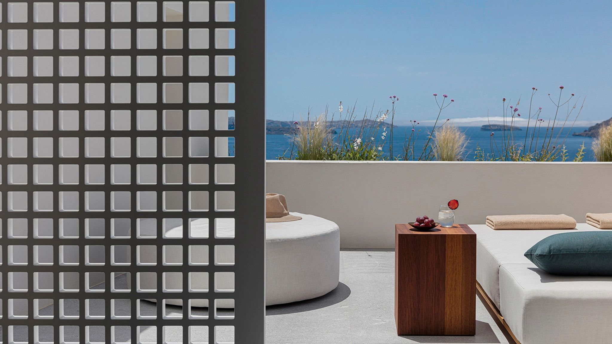 varanda-mobiliada - espreguiçadeira-piscina - relax-externo