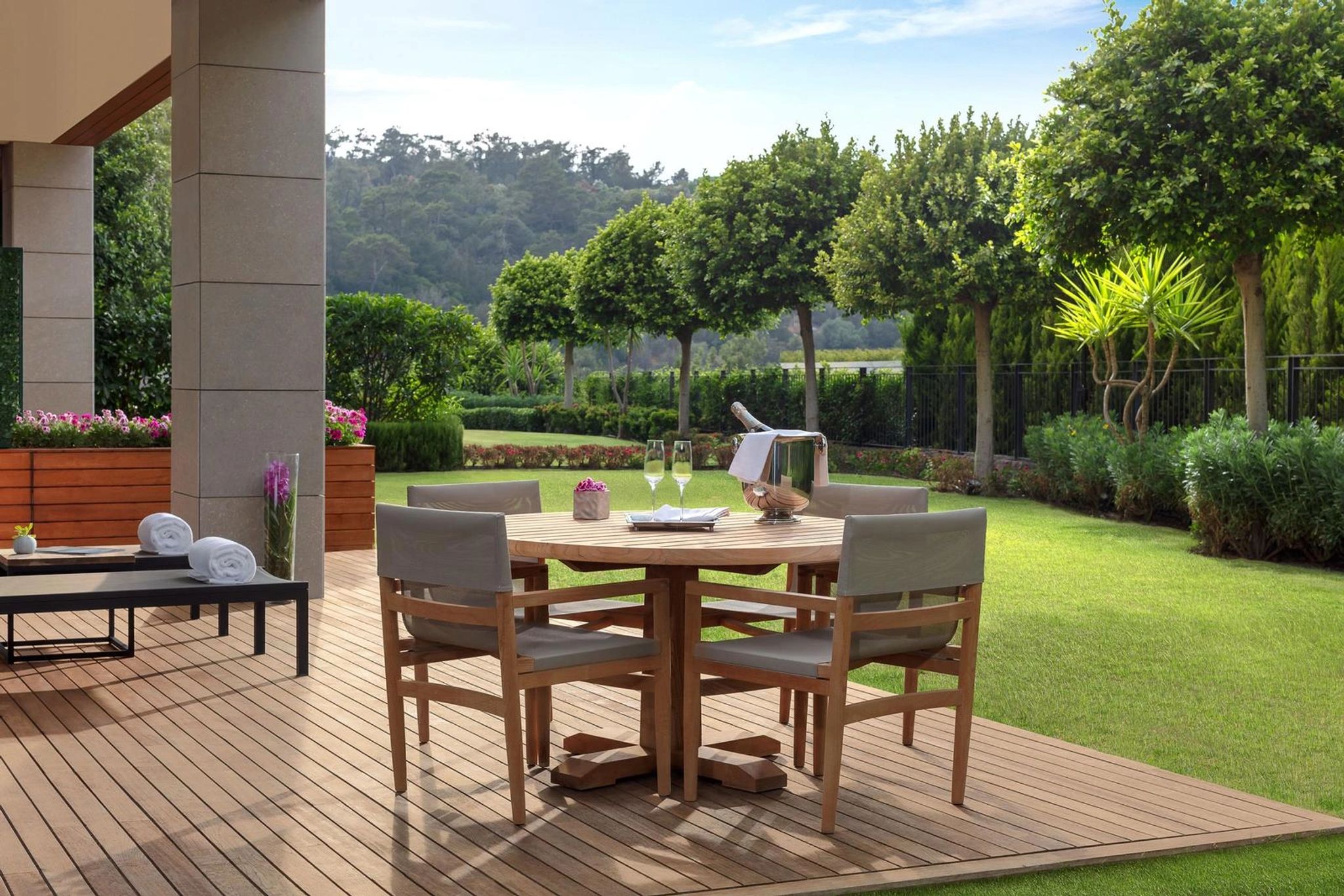 One Bedroom Garden View Apartment King varanda privativa - varanda mobiliada - lazer ao ar livre