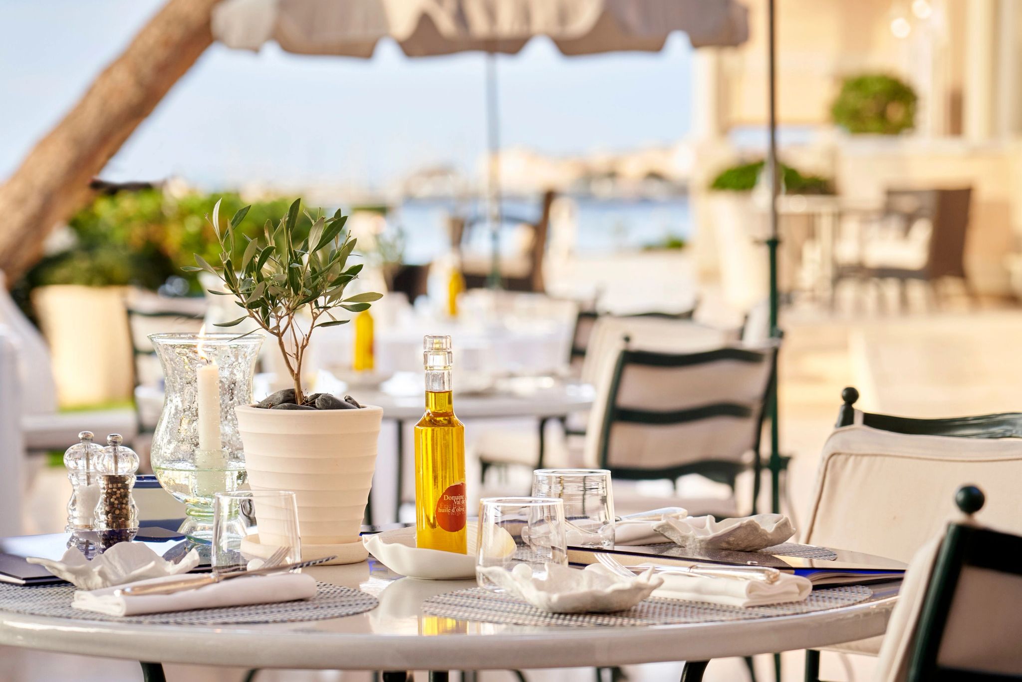 La Terrasse  almoço ao ar livre – mesa de almoço - mesa decorada