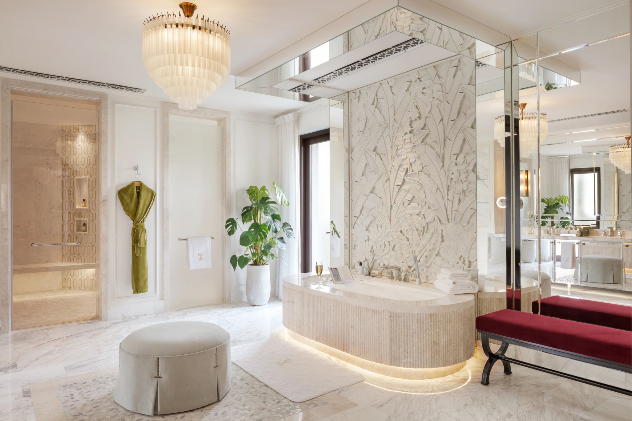 Royal Malakiya Villa revestimento premium – banheira de imersao - banheiro de luxo