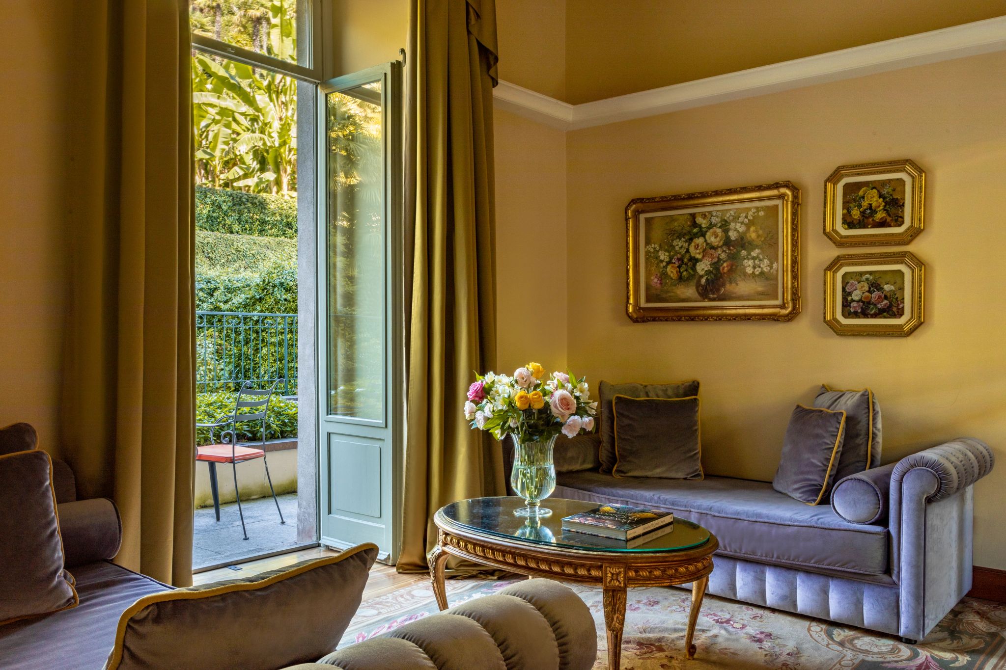 Terrace Garden Suite sala de estar – obras de arte – suite vista jardim