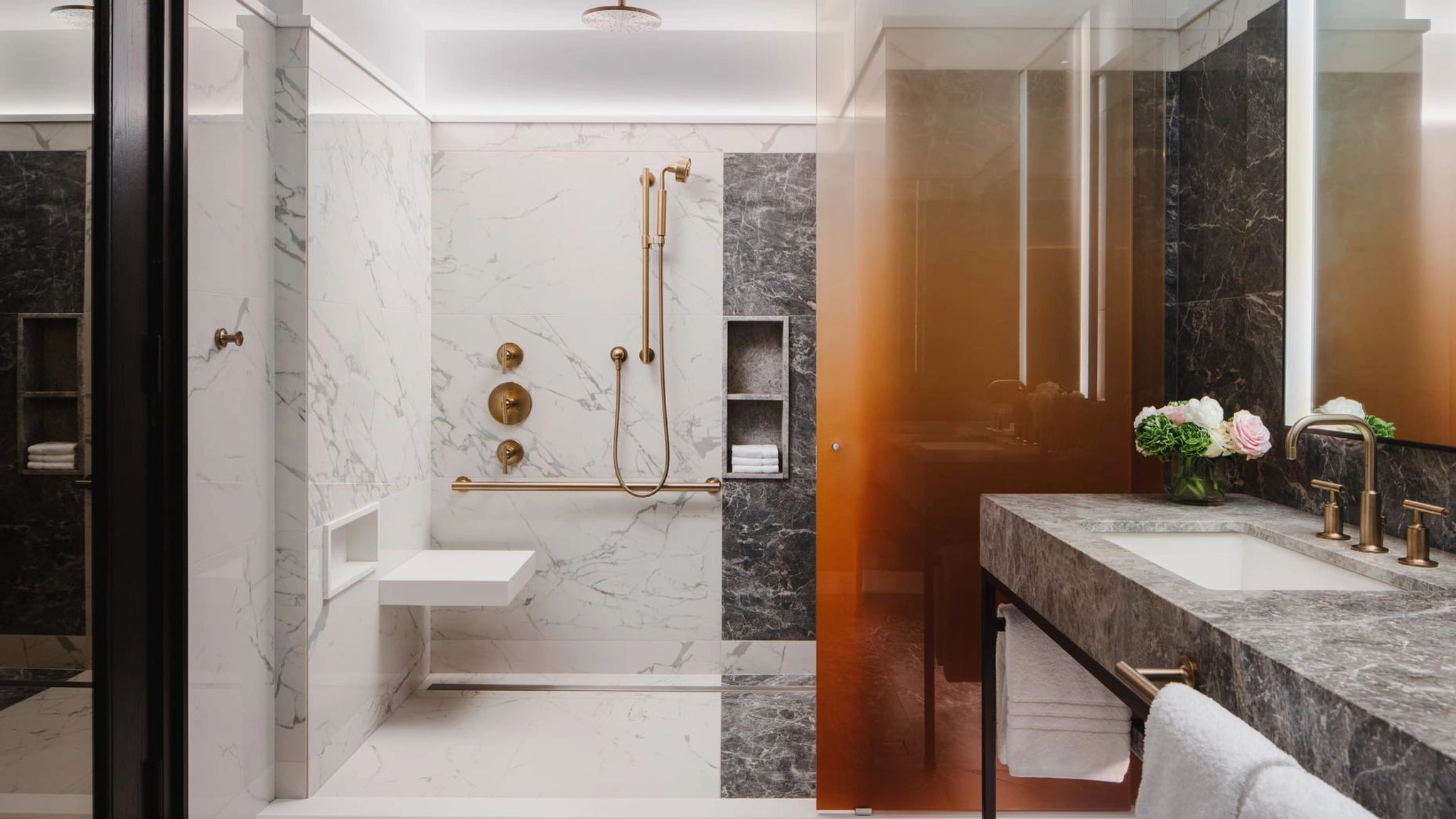 Deluxe Accessible banheiro acessivel - barras apoio - acabamento marmore