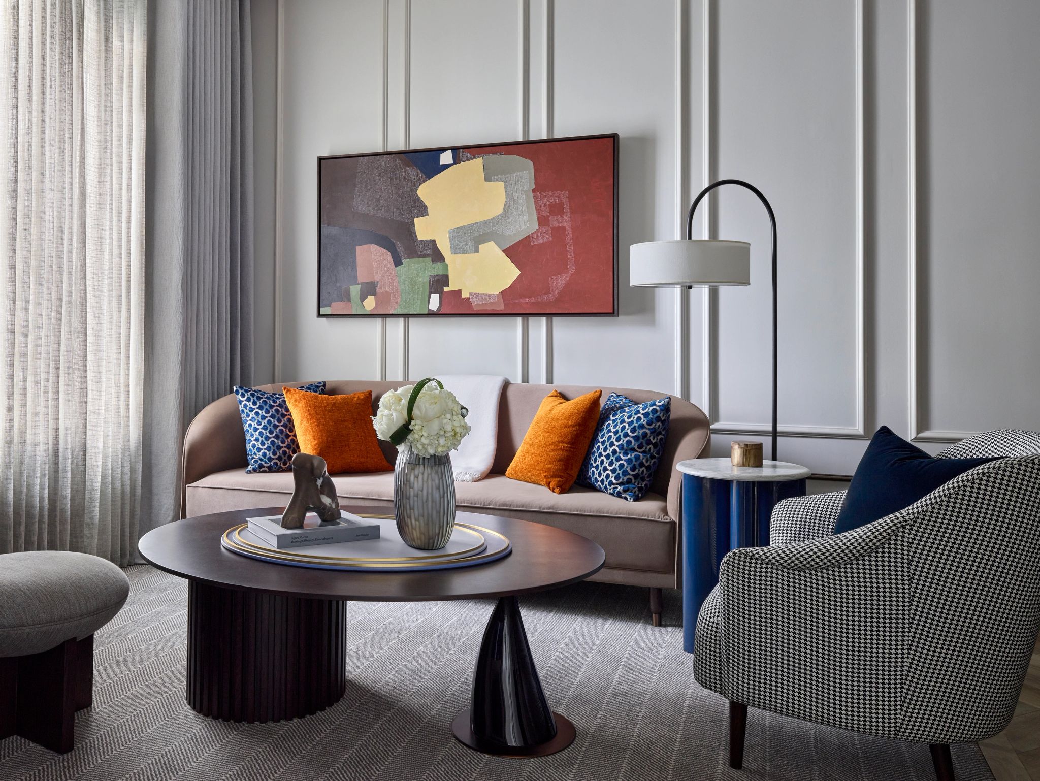 One Bedroom Coutyard City Suite decoraçao elegante – sala suite – suite com sala de estar