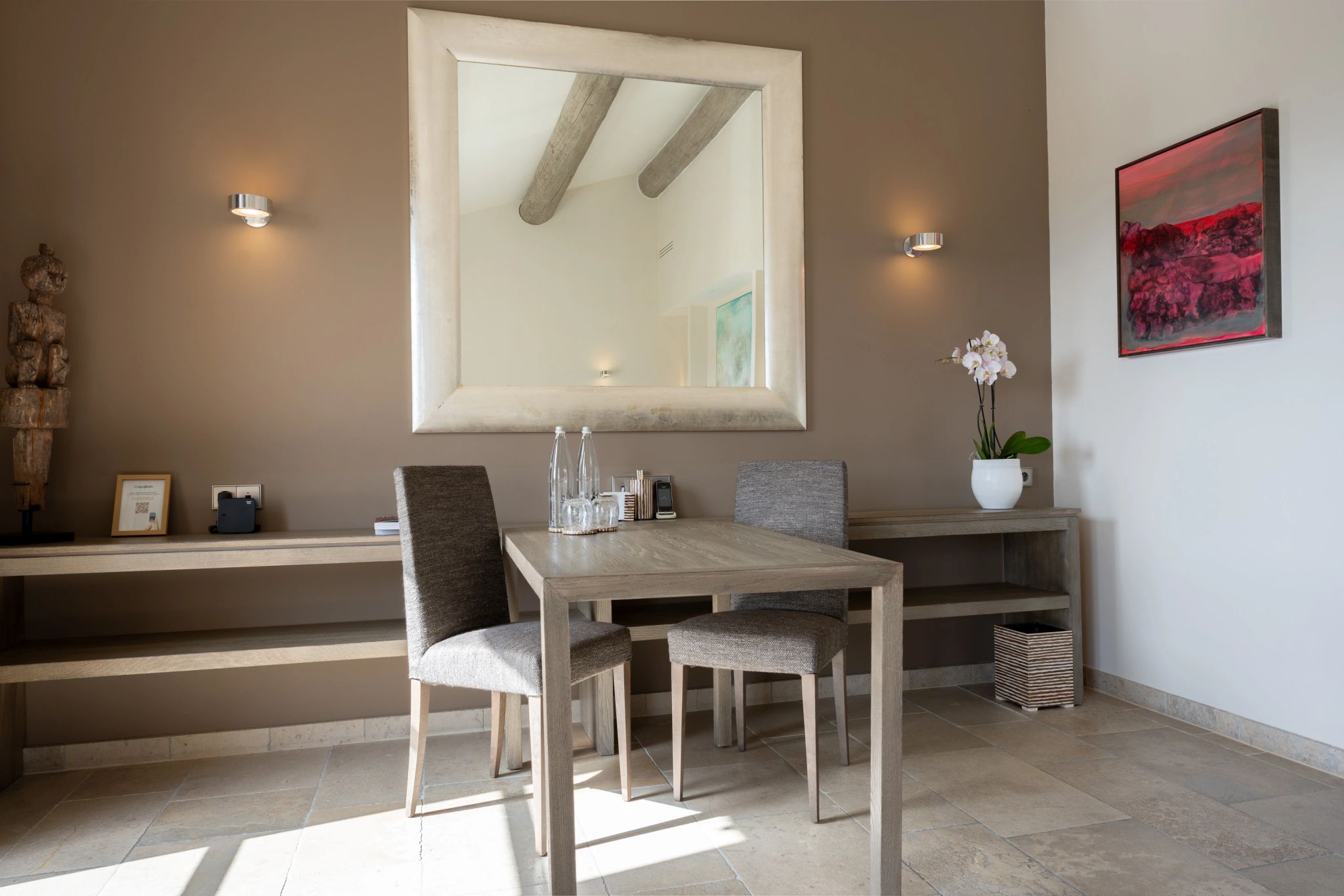 Junior Suite mesa de trabalho – suite de luxo – suite ampla - suite moderna - escritorio