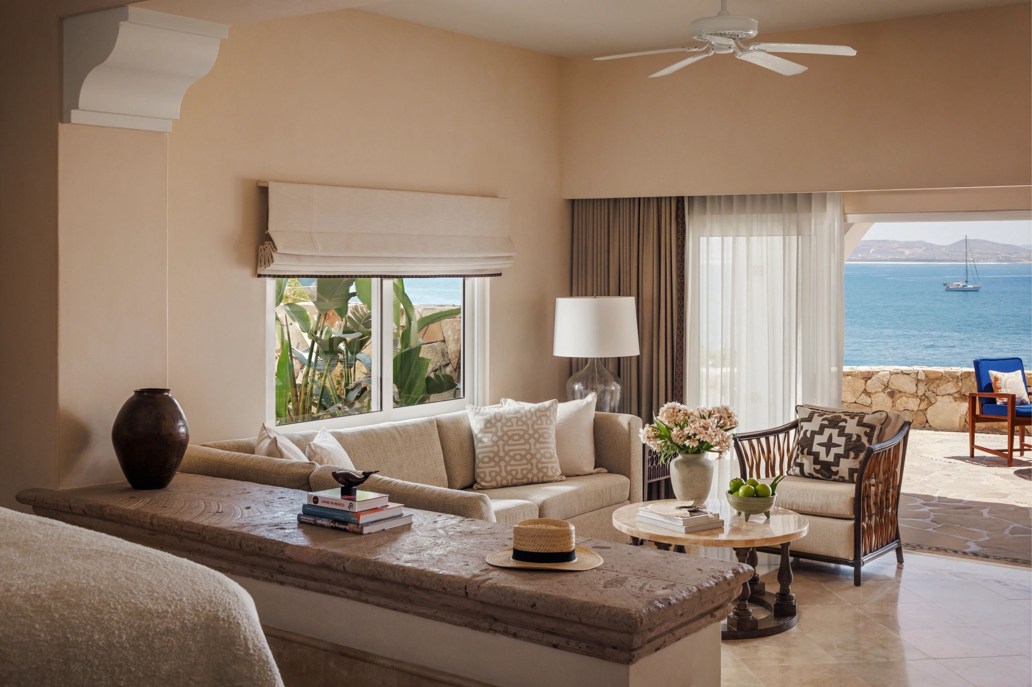 suite com sala – sala de estar luxuosa – vista mar