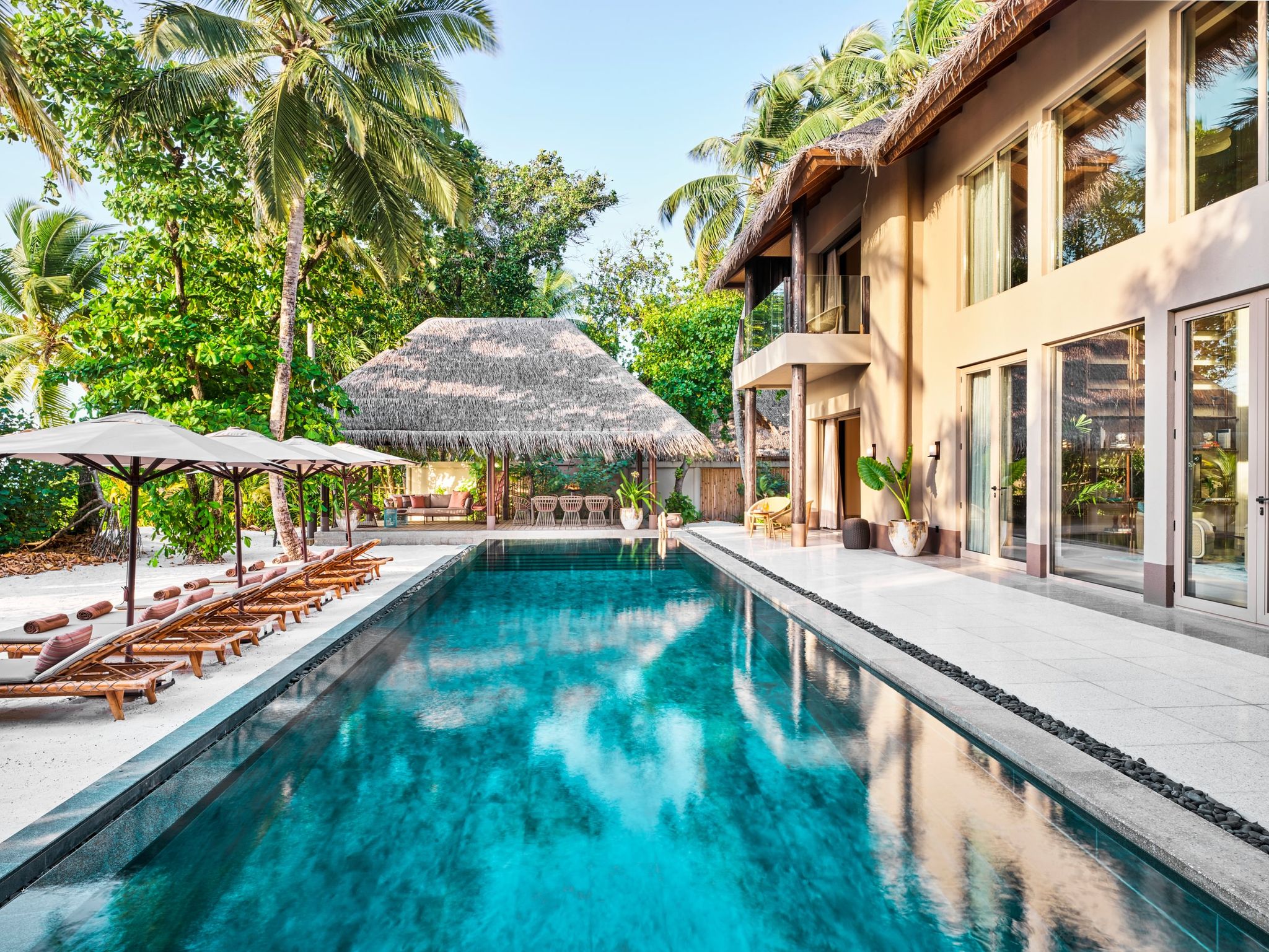 piscina ao ar livre - suite com piscina - piscina ampla - terraço privativo