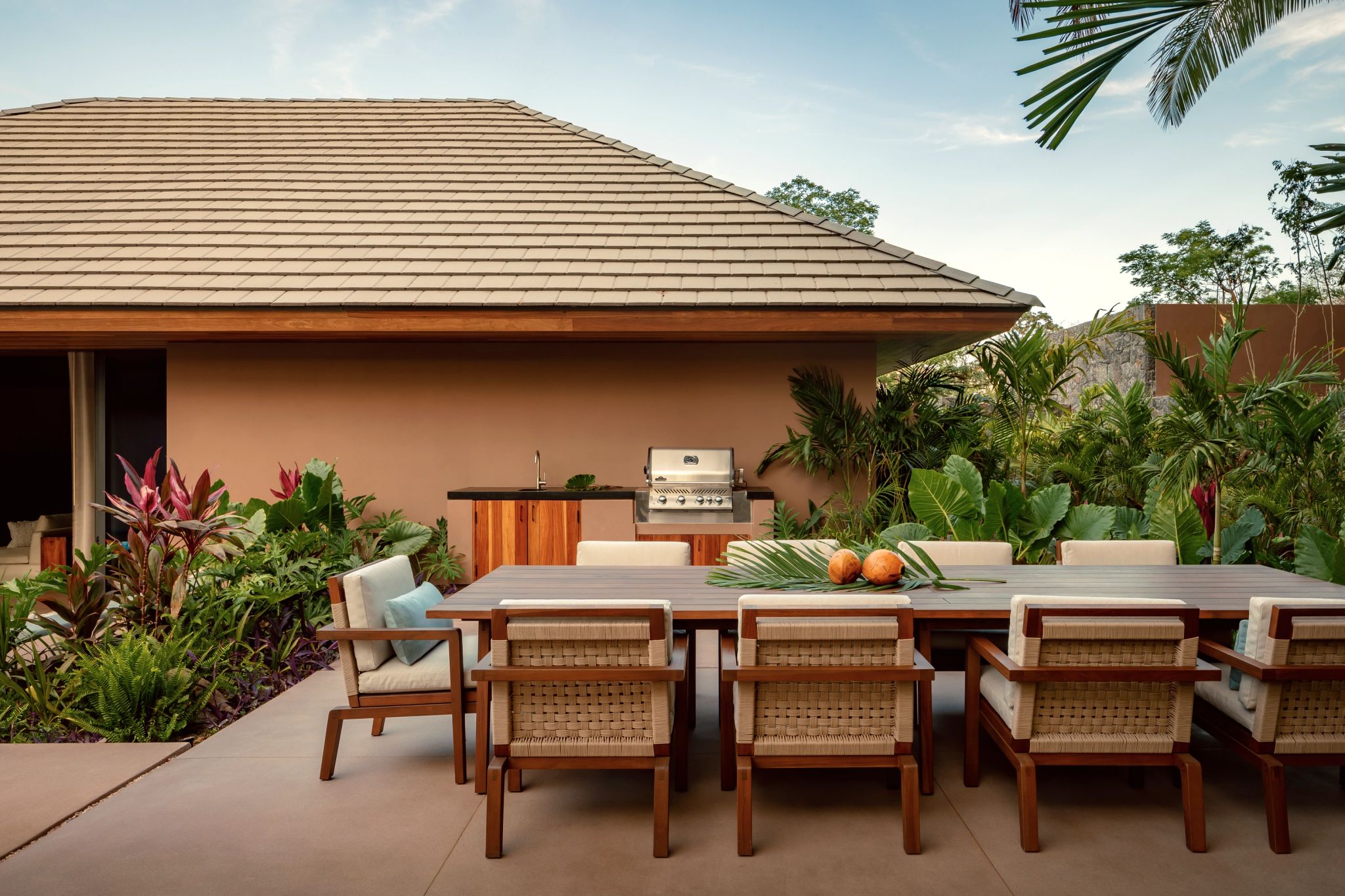 Private Home 02 - Four Bedrooms almoço ao ar livre - terraço gourmet - mesa de jantar - almoço em familia - area gourmet