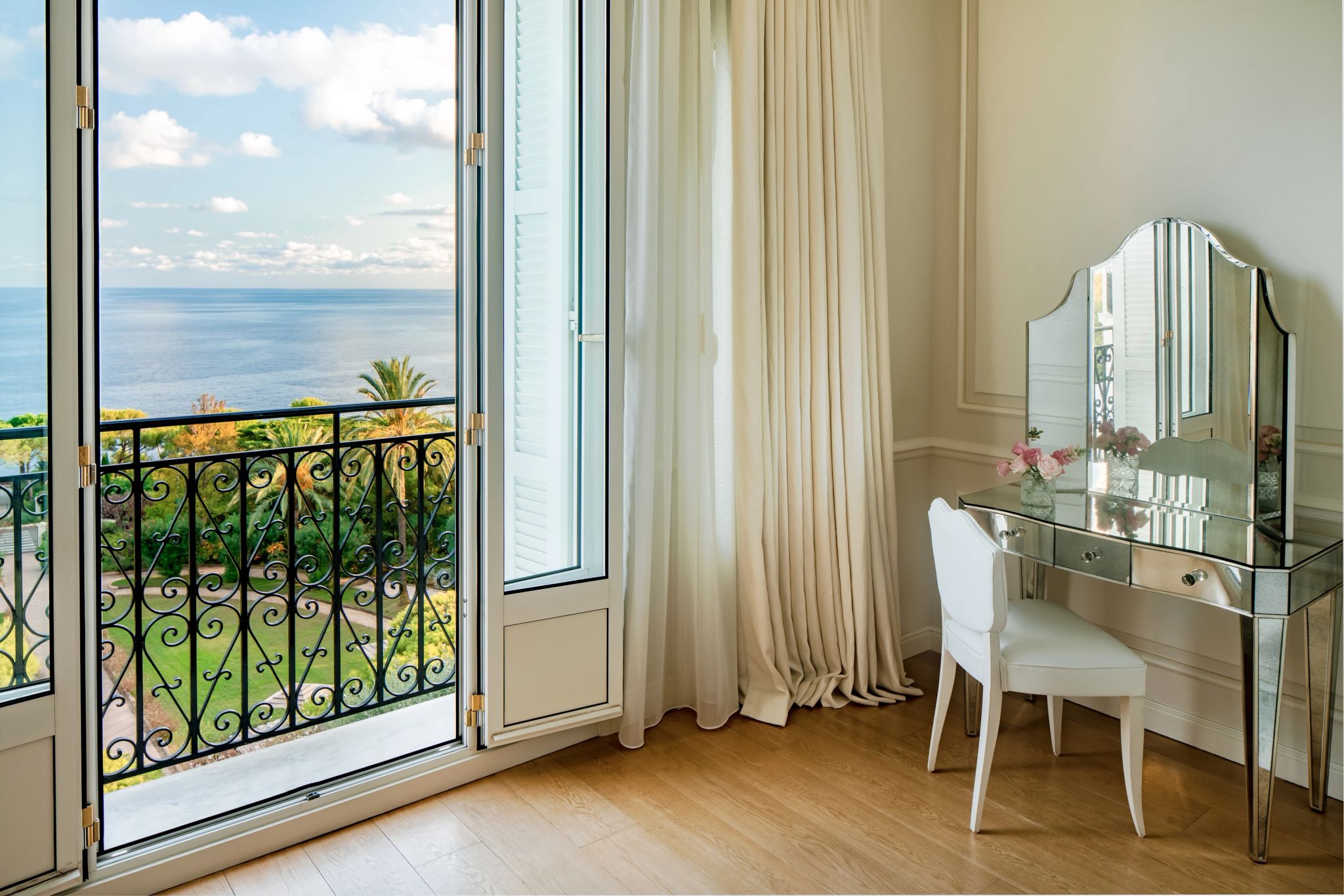 suite de luxo - penteadeira classica - suite vista mar