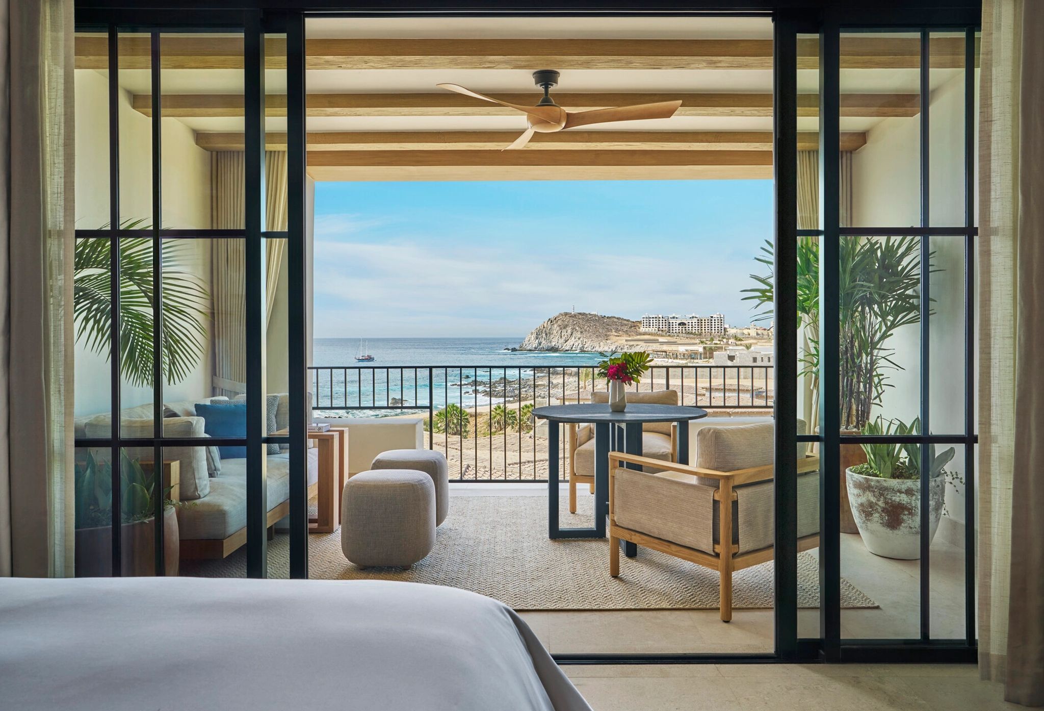 Ocean View La Casona King quarto vista mar - cama king - varanda privativa