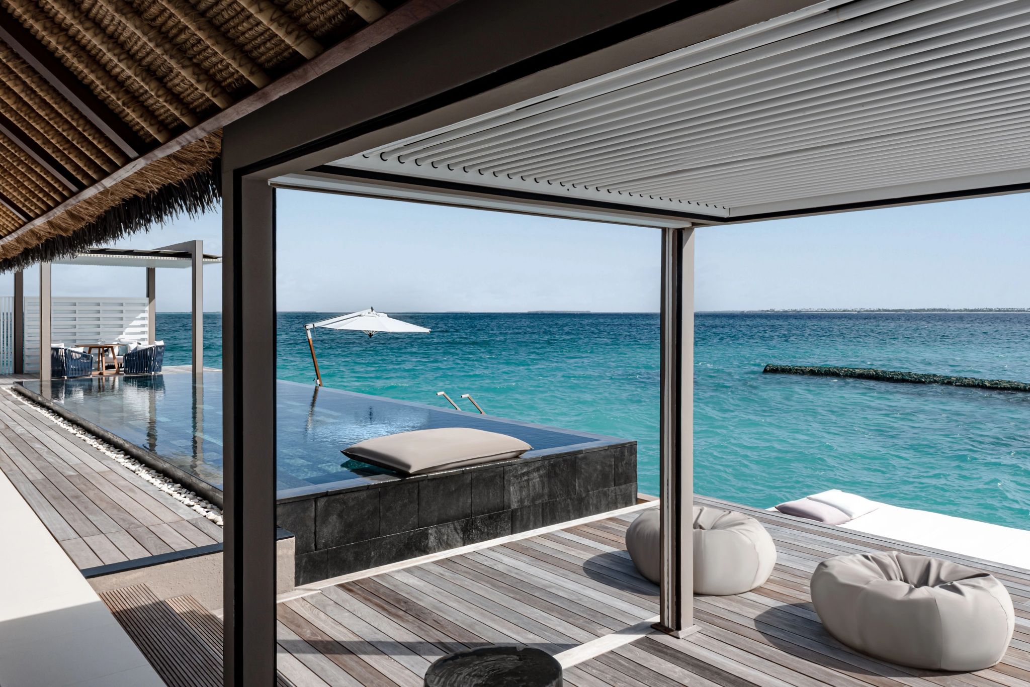 Horizon Villa lounge ao ar livre - piscina infinita - vila frente mar