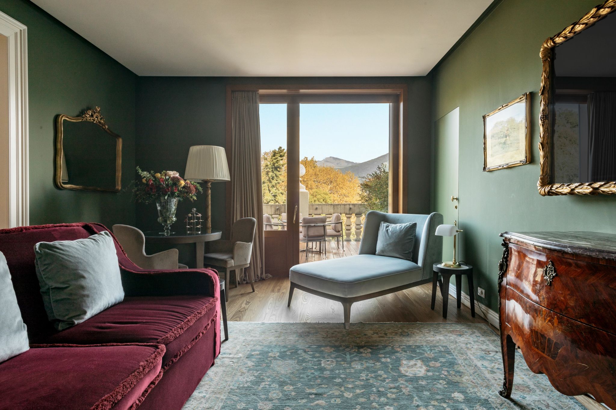 Rooftop Grand Suite sala de estar– sofa chique – arquitetura classica