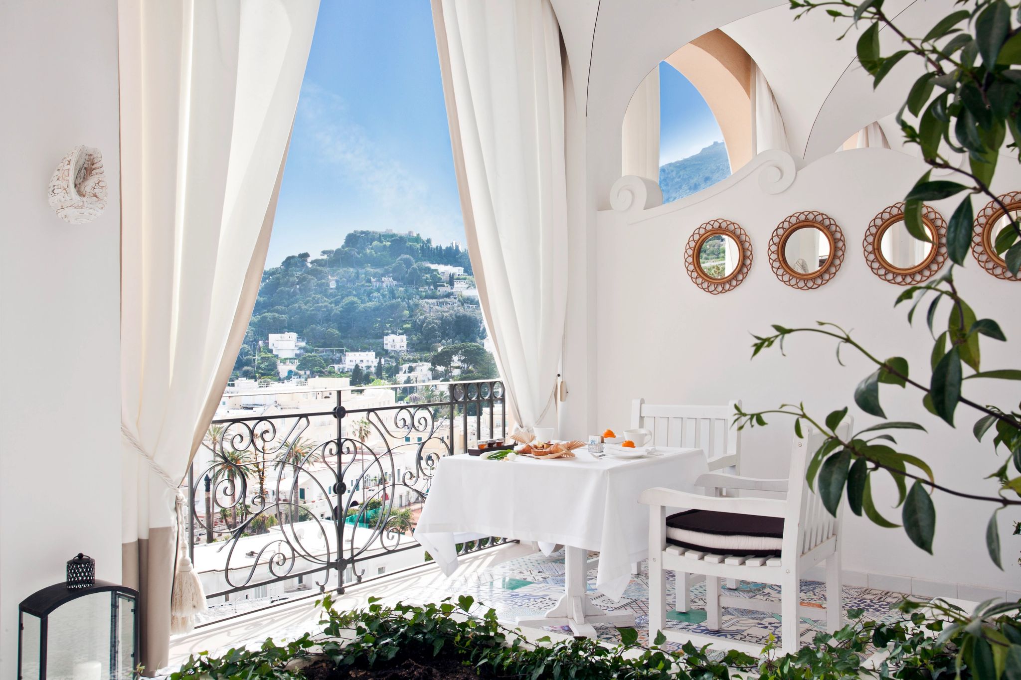 Capri Suite Sea View cafe na suite – varanda mobiliada – cafe com vista