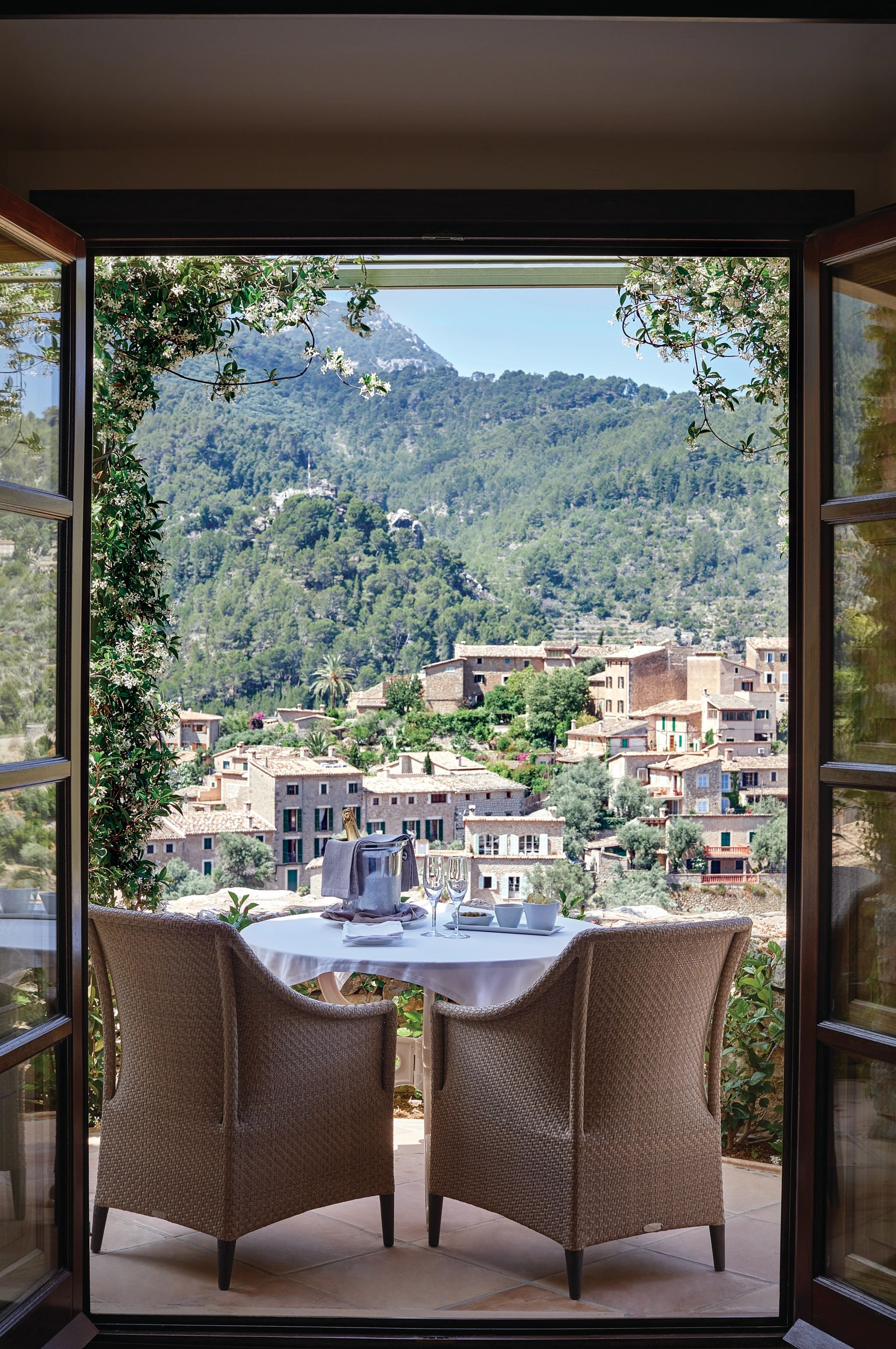 La Residencia, A Belmond Hotel vista montanha - hotel rustico - quarto com varanda