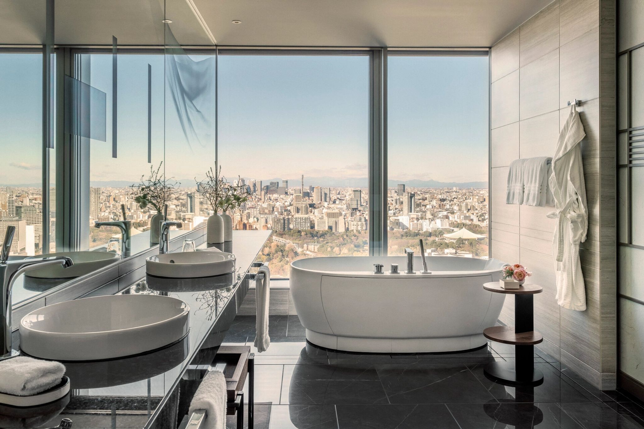 Four Seasons Suite Imperial Garden View suite com banheira - banheira de imersao - vista toquio