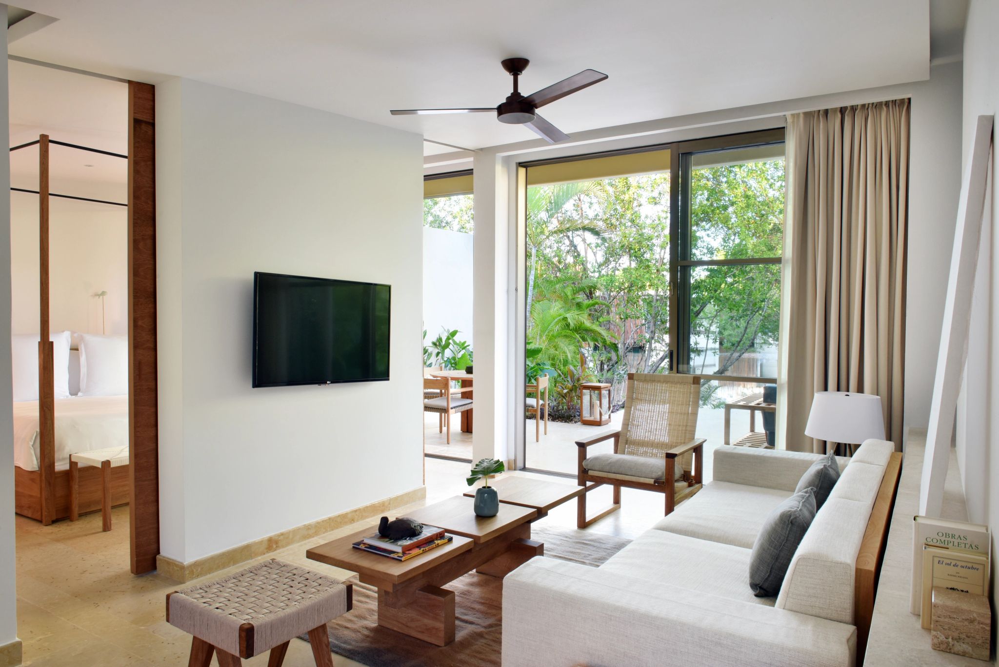 Lagoon Studio Suite King sala de tv – suite bem-estar – design de luxo