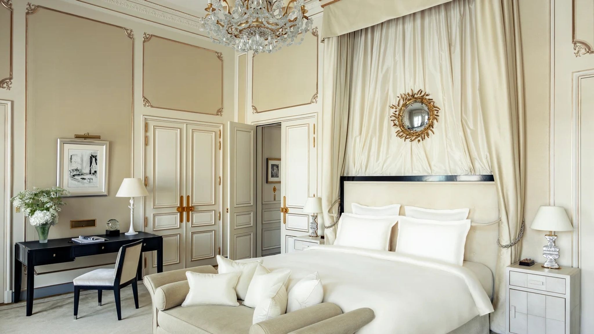 Suite Coco Chanel Suite Coco Chanel - decoracao tematica - quarto luxo paris