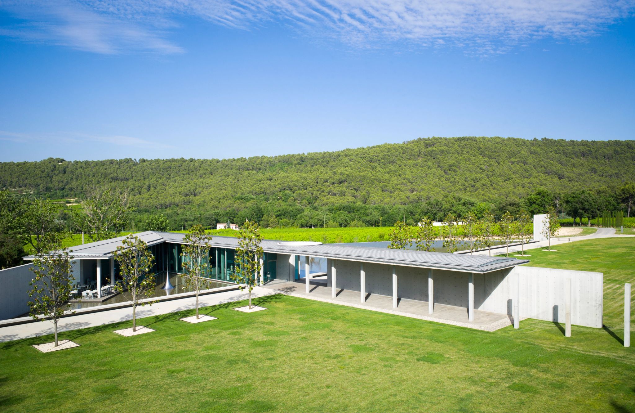 Restaurante Tadao Ando arquitetura moderna – contato com a natureza - vista aerea - restaurante gourmet