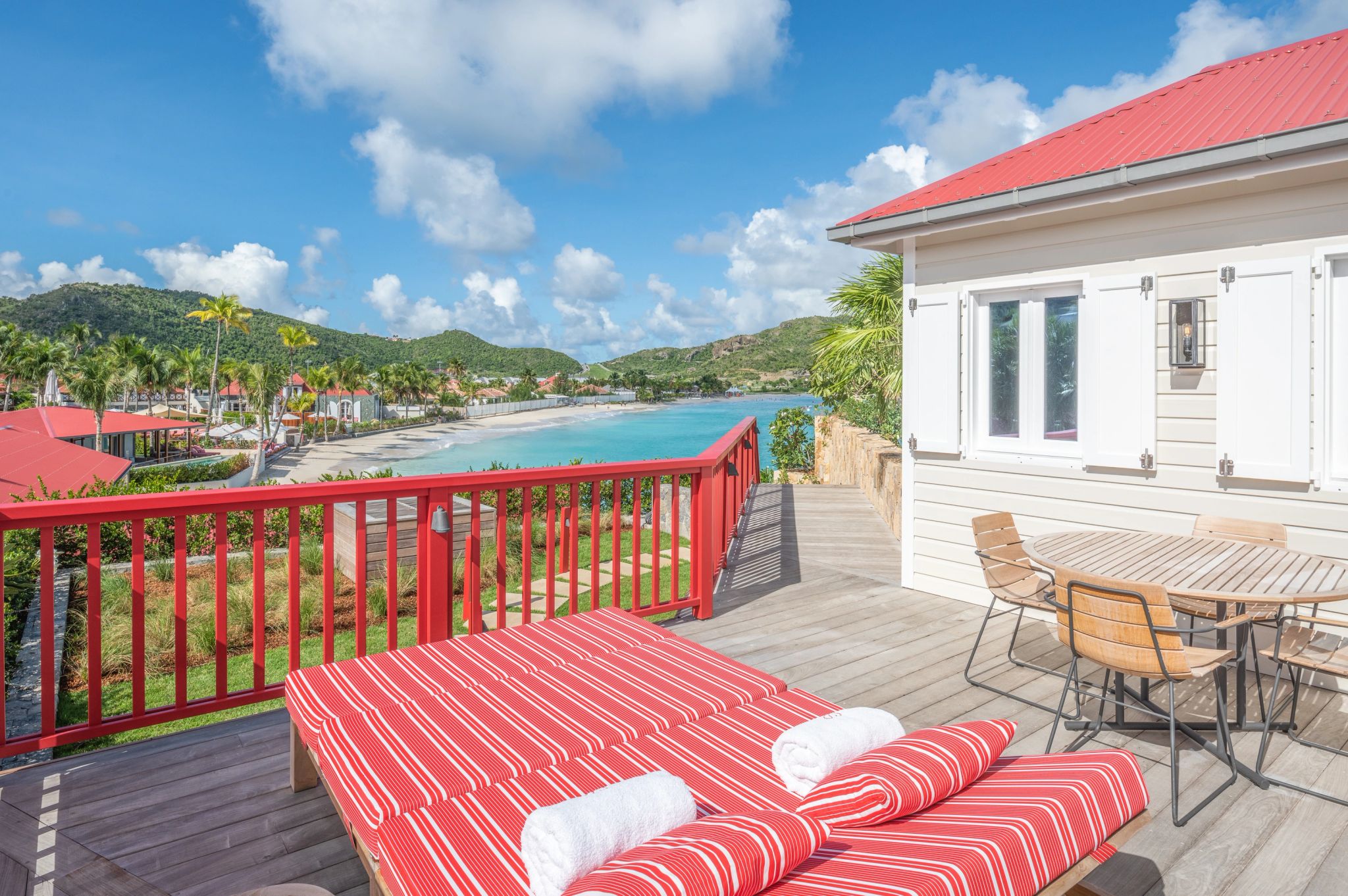 Rock Suite Treetops - Jeanne Le Menn terraco mobiliado – vista mar – mesa de jantar