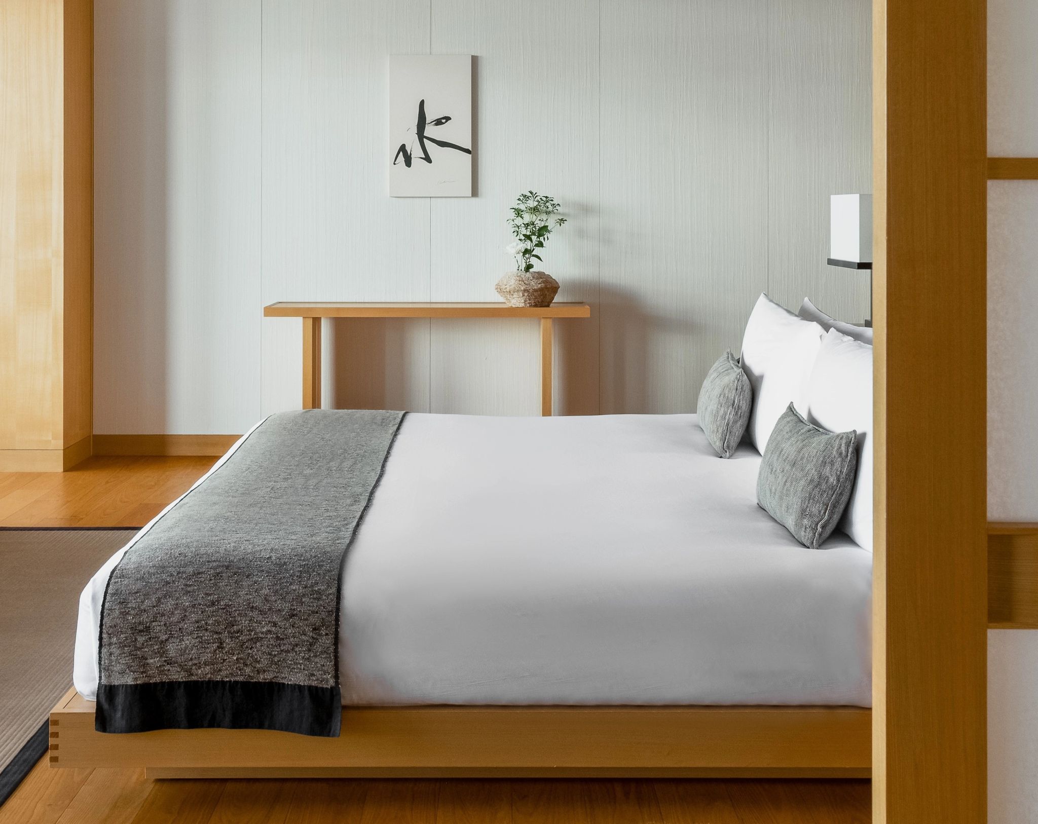 decoraçao oriental - interior minimalista - suite com sala - sala moderna