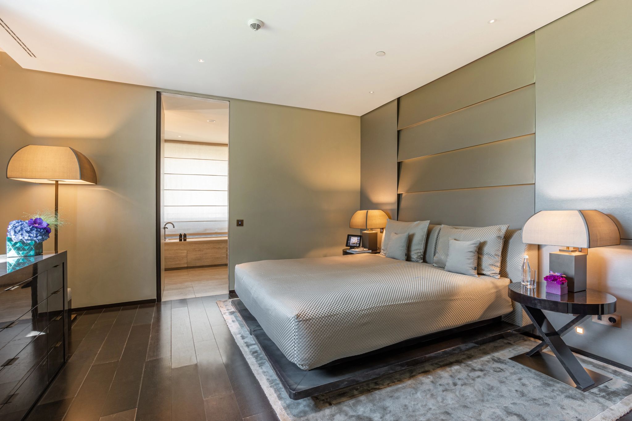 prestige suite - suite com banheira – suite casal – design minimalista - elegancia discreta  