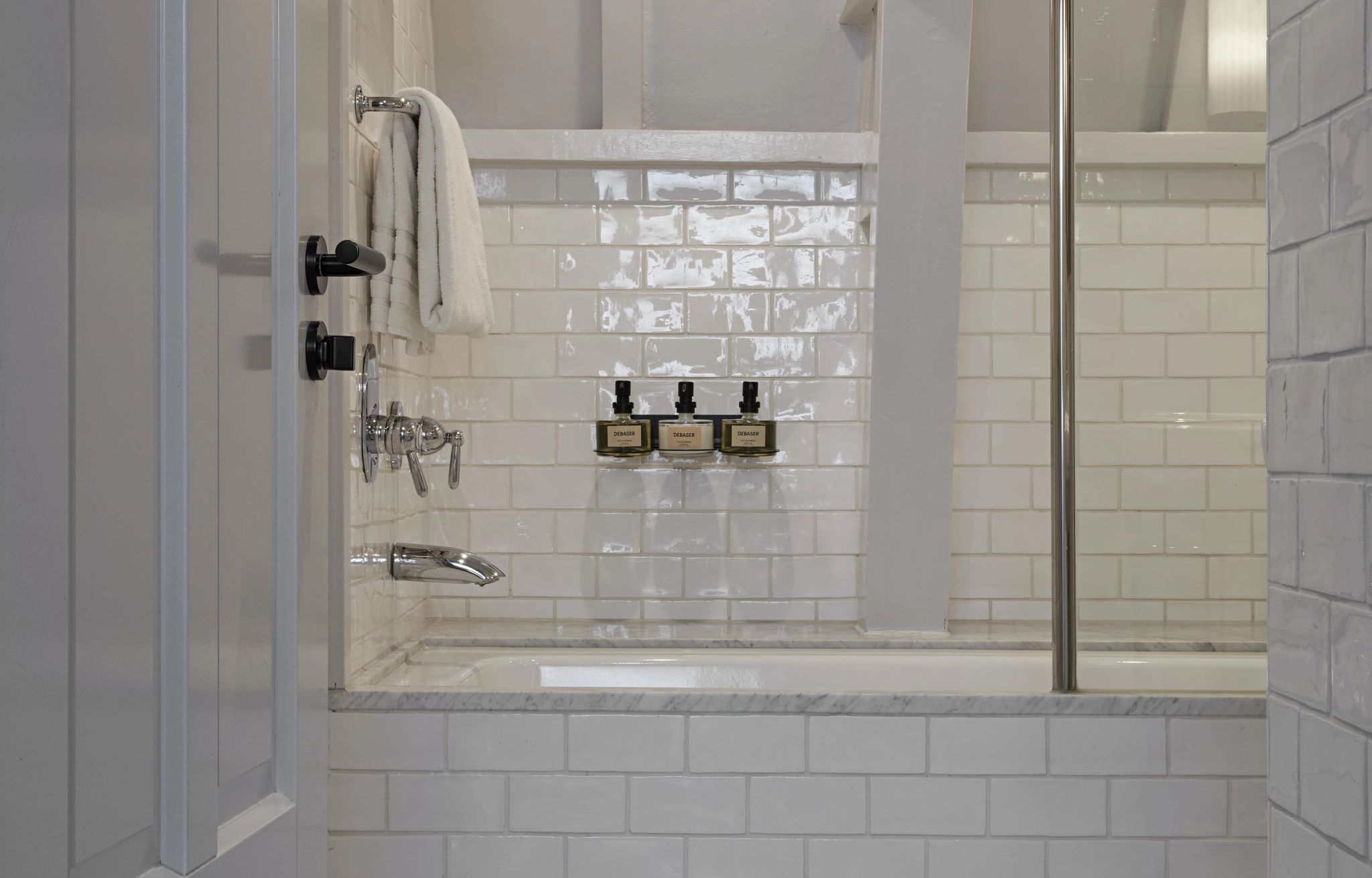 Family Suite banheiro de luxo - banheira de imersao - banho premium