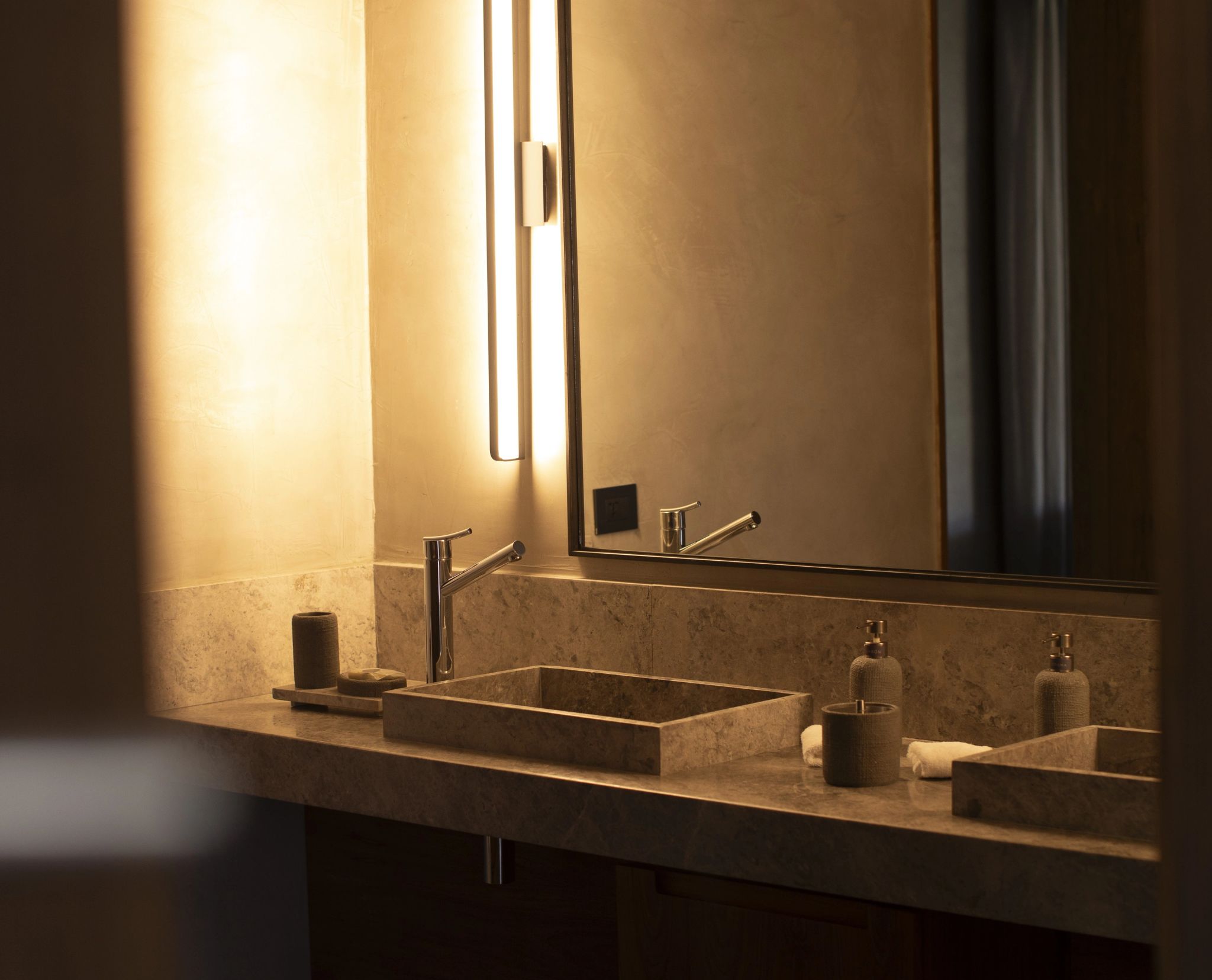 Spa Suite pia dupla - banheiro de hotel - banho premium