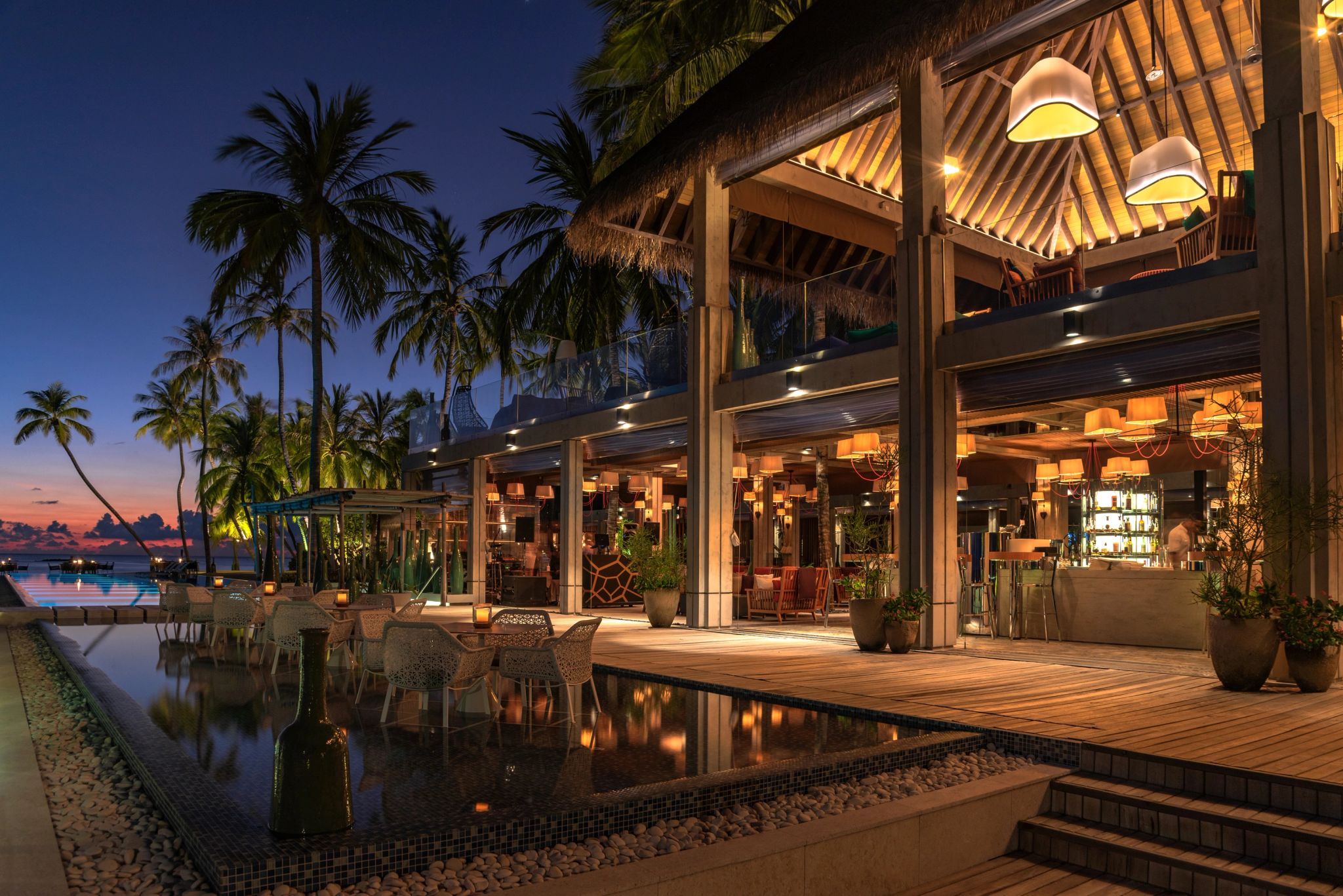 mesas ao ar livre – vista para o mar – restaurante na praia