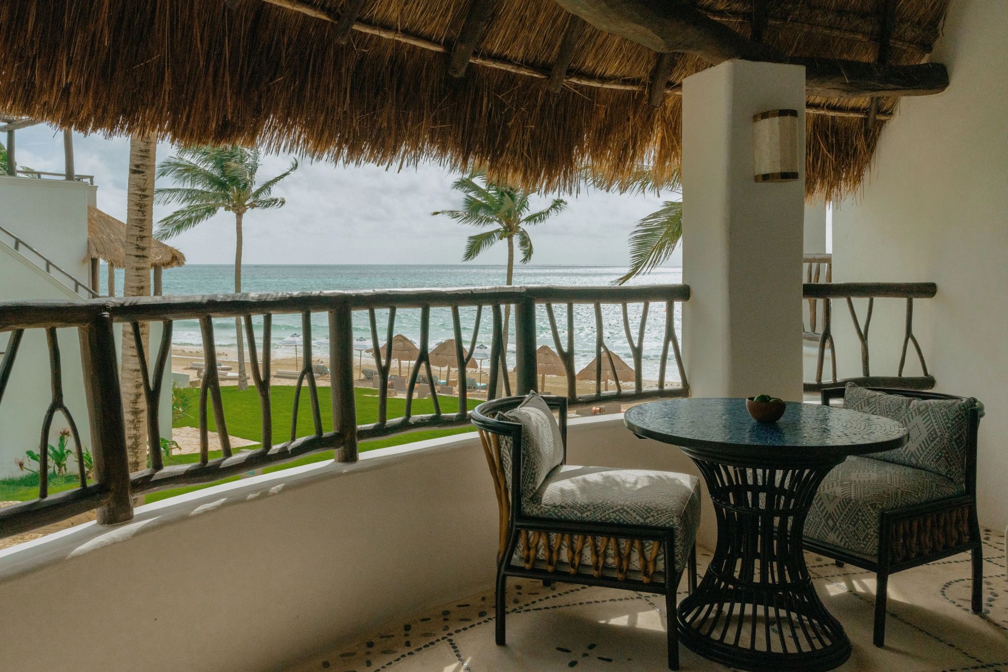 Deluxe Ocean View quarto com varanda – varanda com vista – vista para o mar