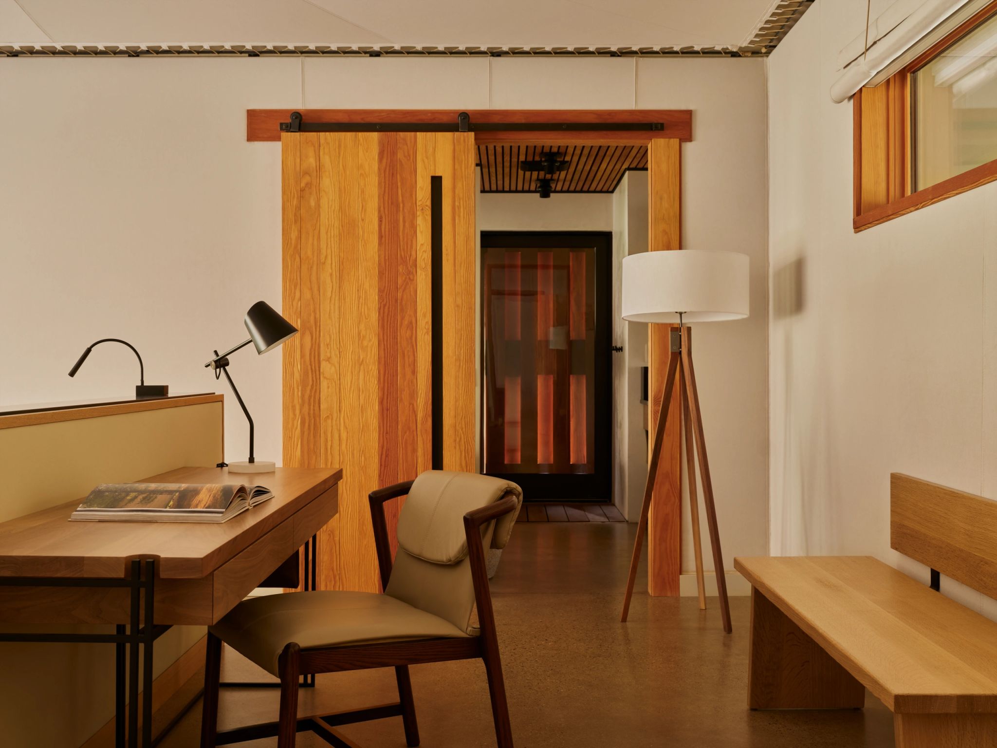 One Bedroom Tended Pavilion   mesa de trabalho – quarto grande - decoraçao chique