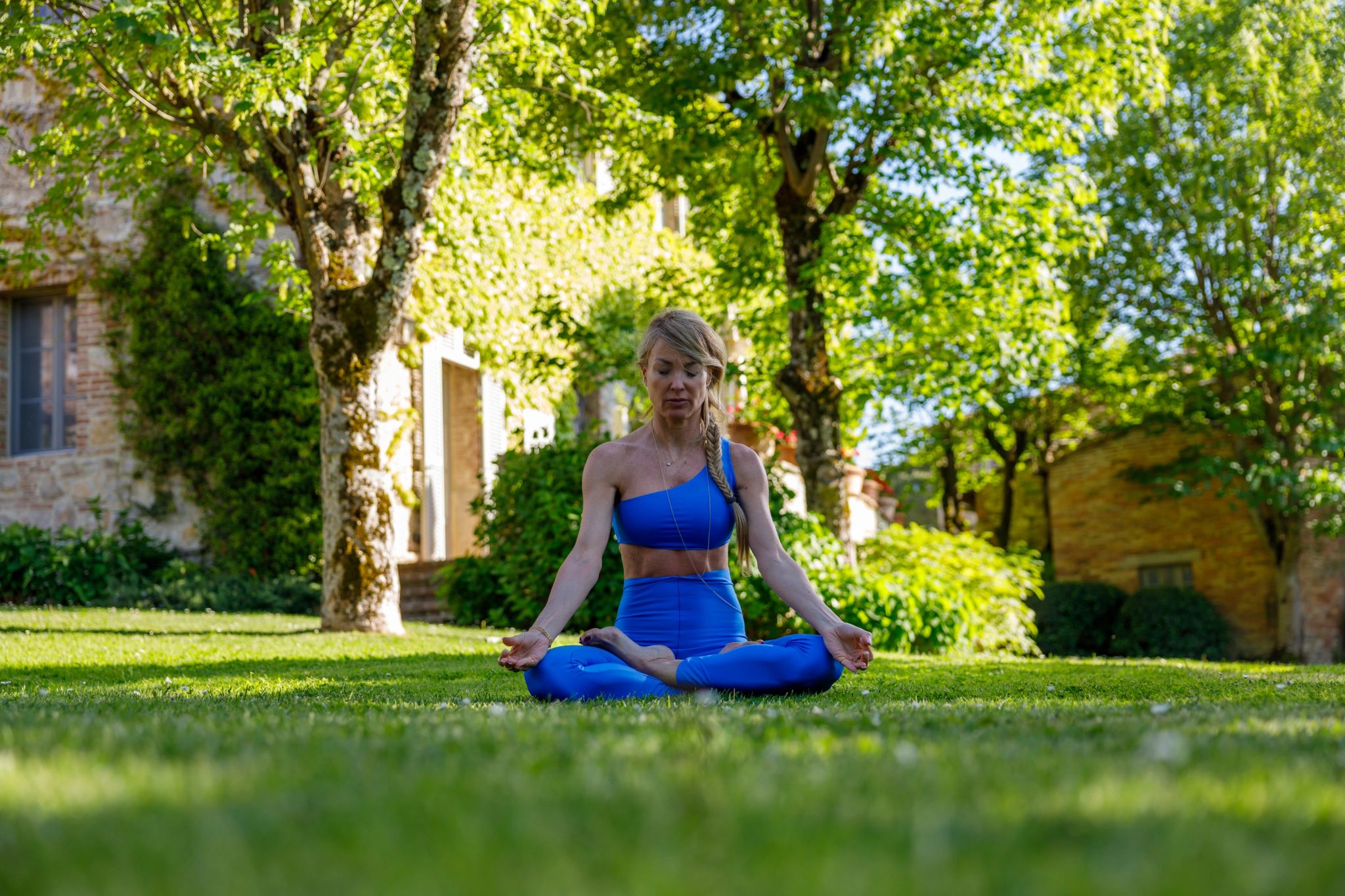 yoga ao ar livre - meditaçao - aulas de meditaçao - espaço zen - atividades de lazer