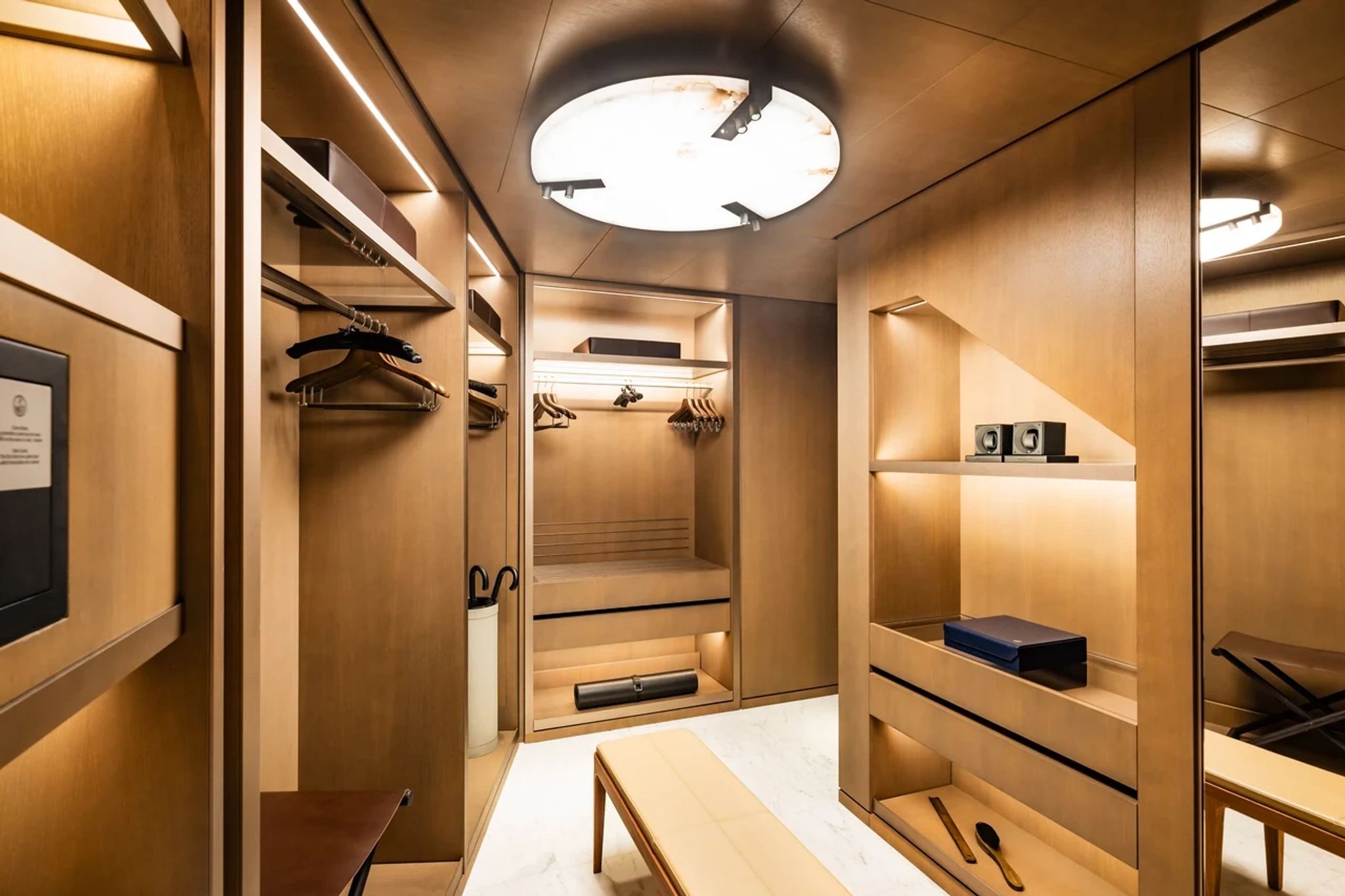 Appartement Eiffel closet moderno - closet espaçoso - suite com closet