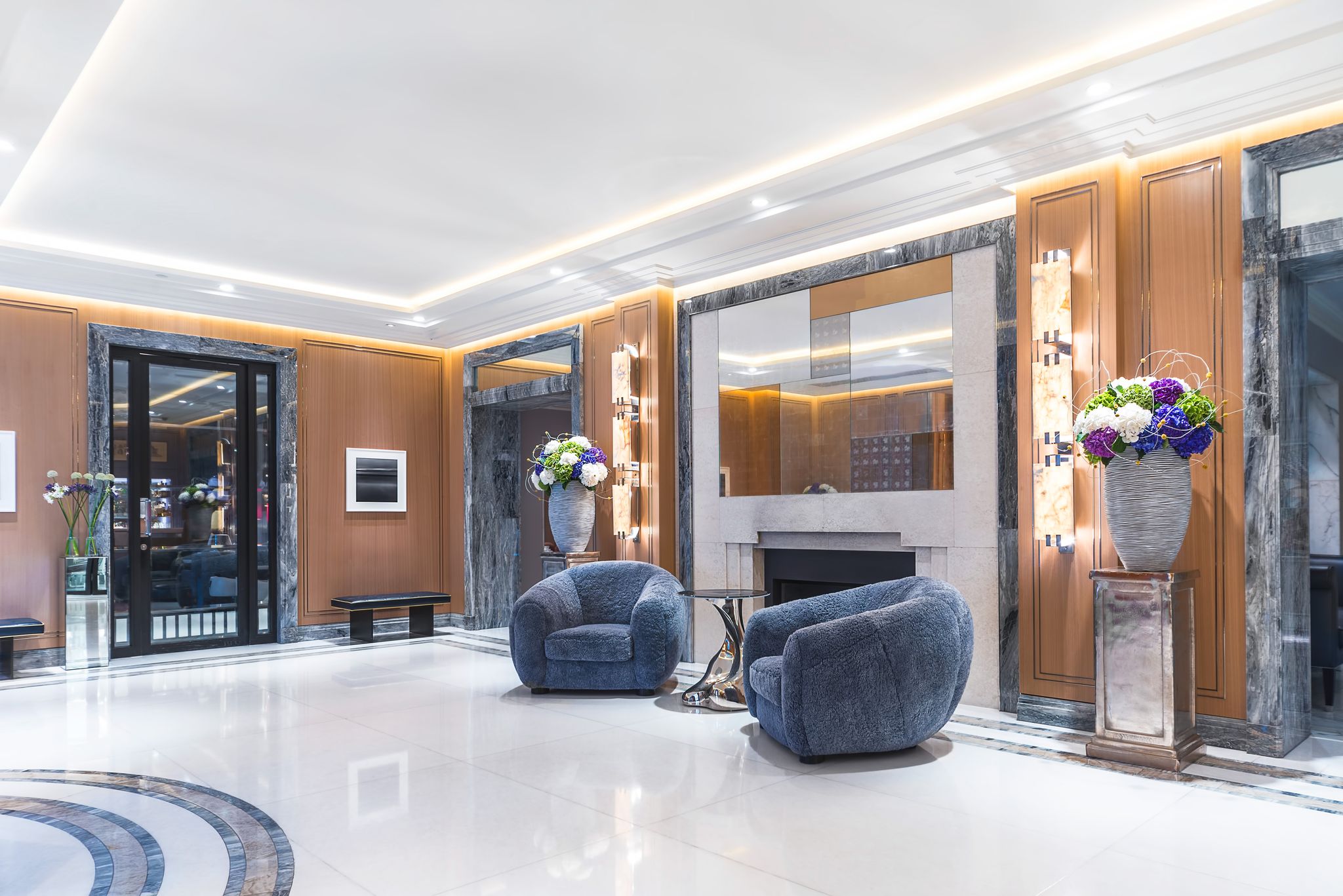 lobby de luxo - decoração do hotel - saguão do hotel