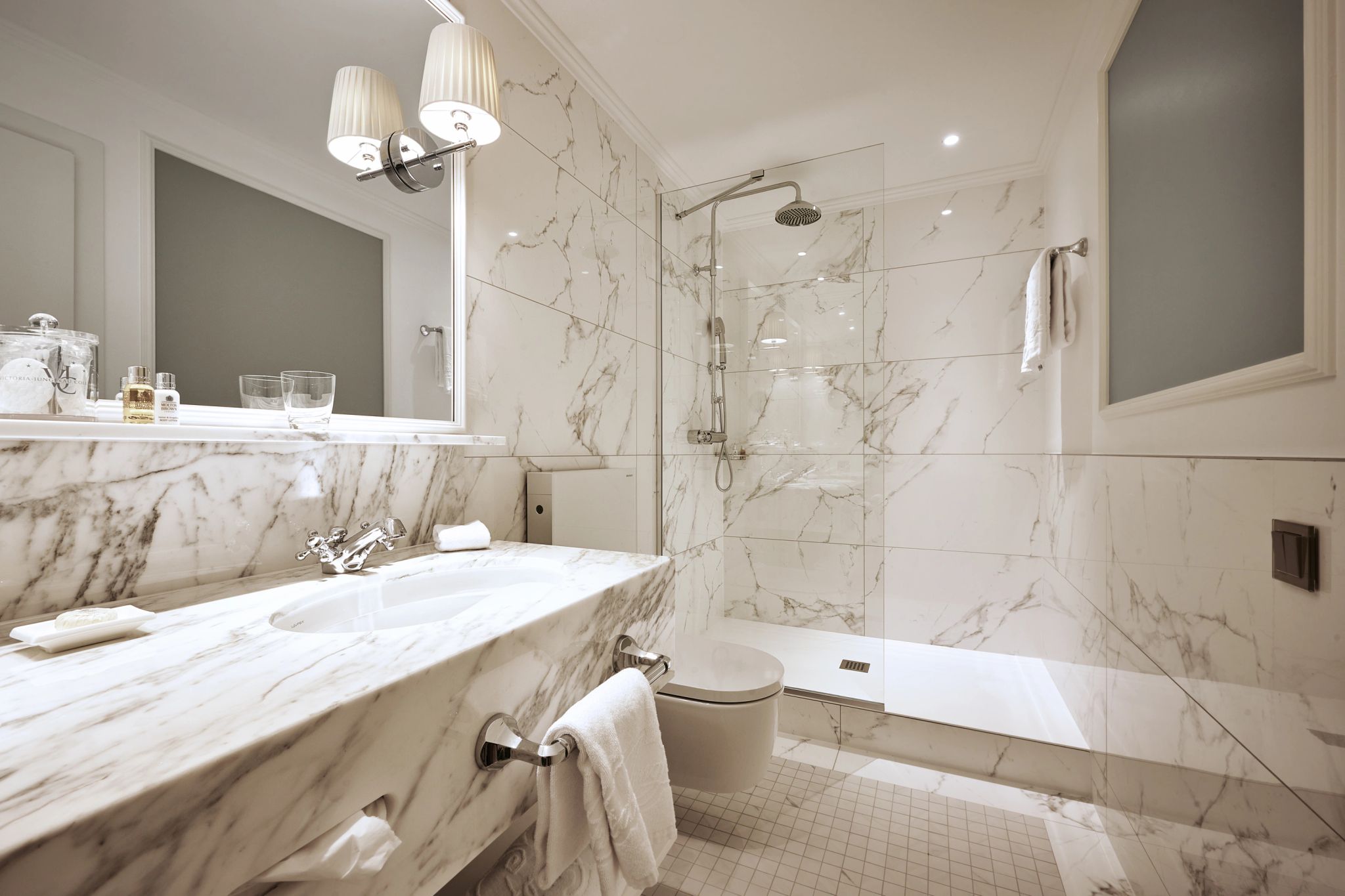 Deluxe Junior Suite banho premium – banheiro grande – banheiro luxuoso