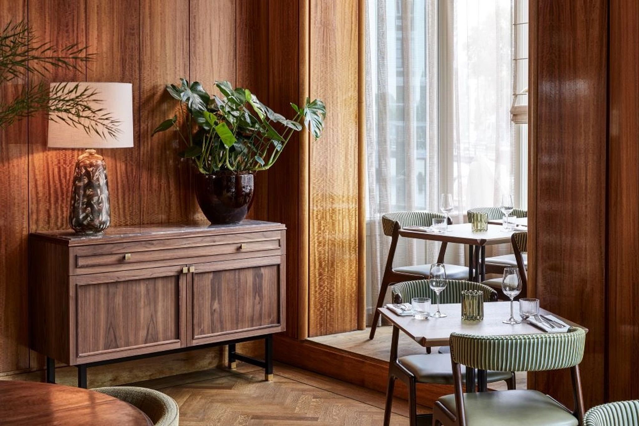decoraçao de madeira – culinaria francesa – abajur de murano