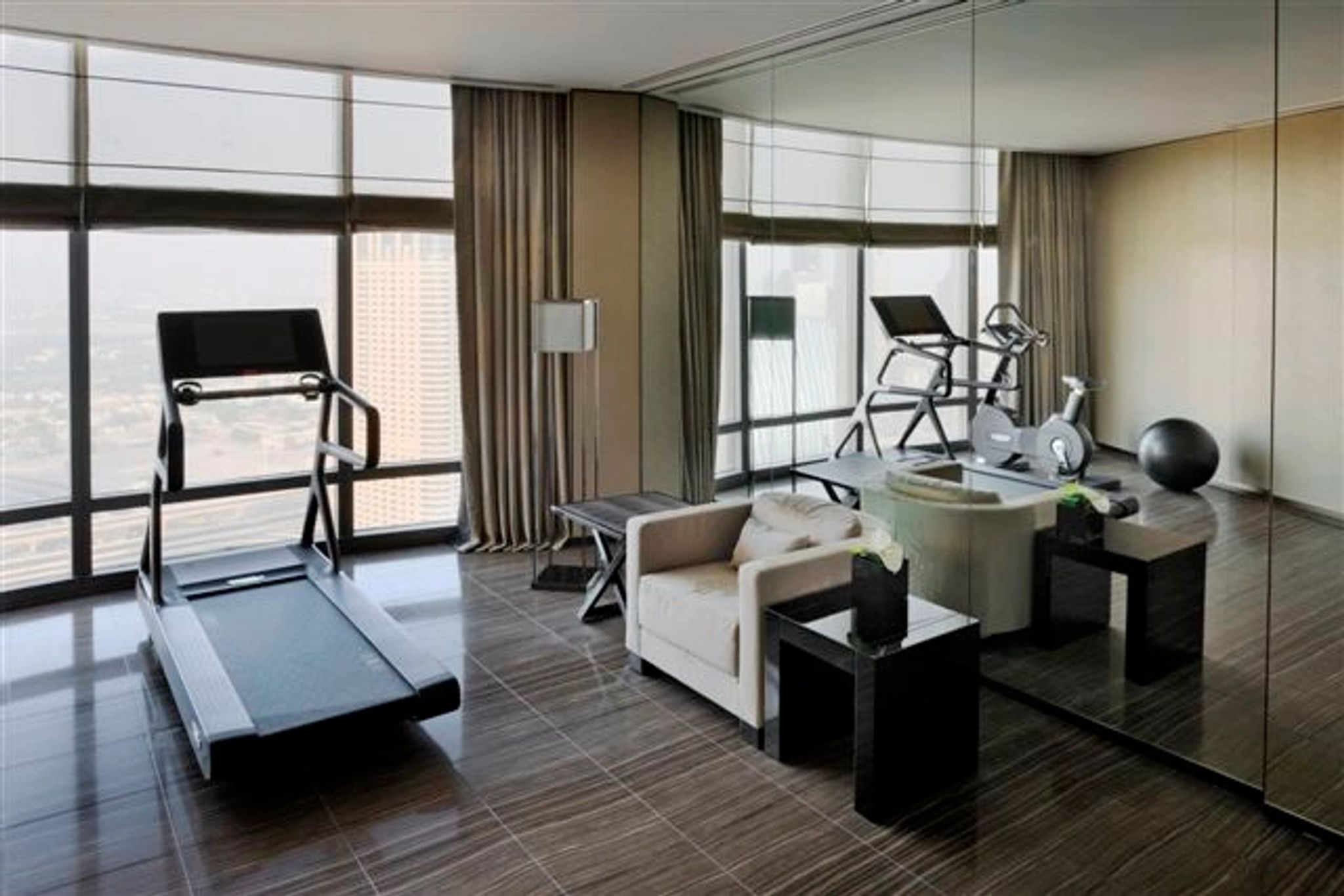 Armani Dubai Suite academia privativa – suite bem-estar – equipamentos modernos