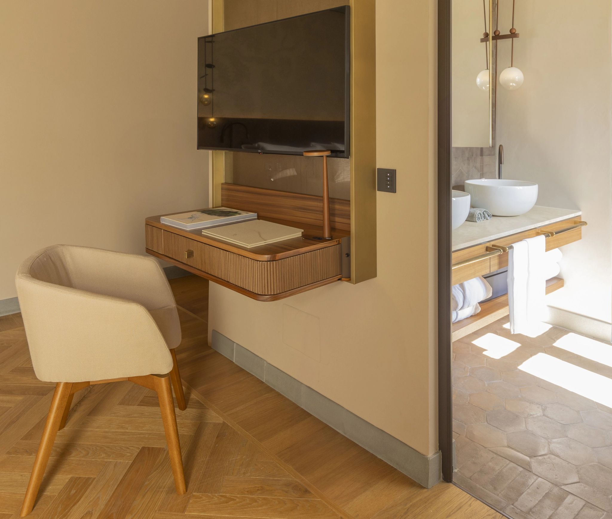 Family Executive suite de luxo - banheiro - mesa de trabalho