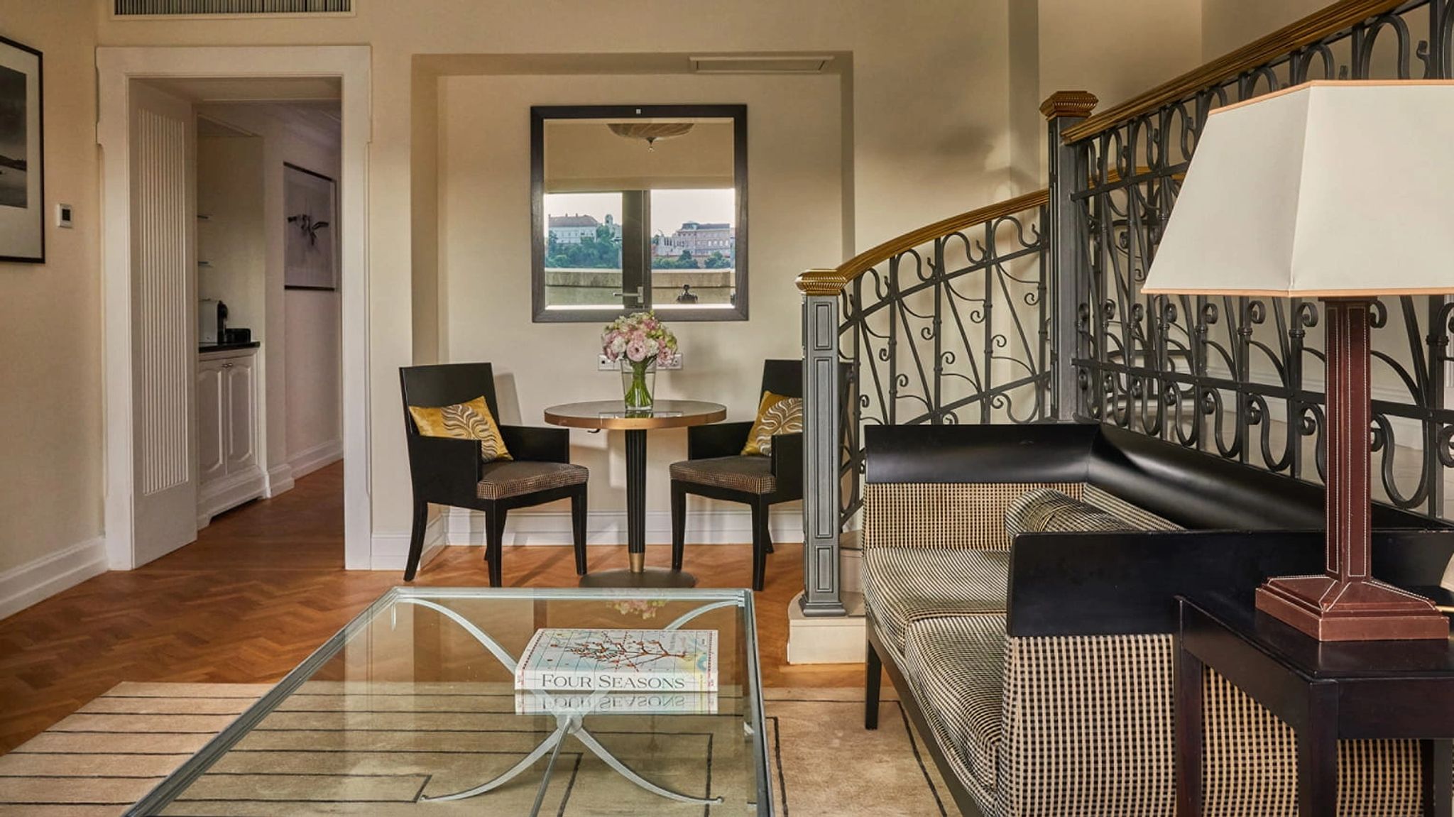 sala de estar - suite duplex - suite ampla